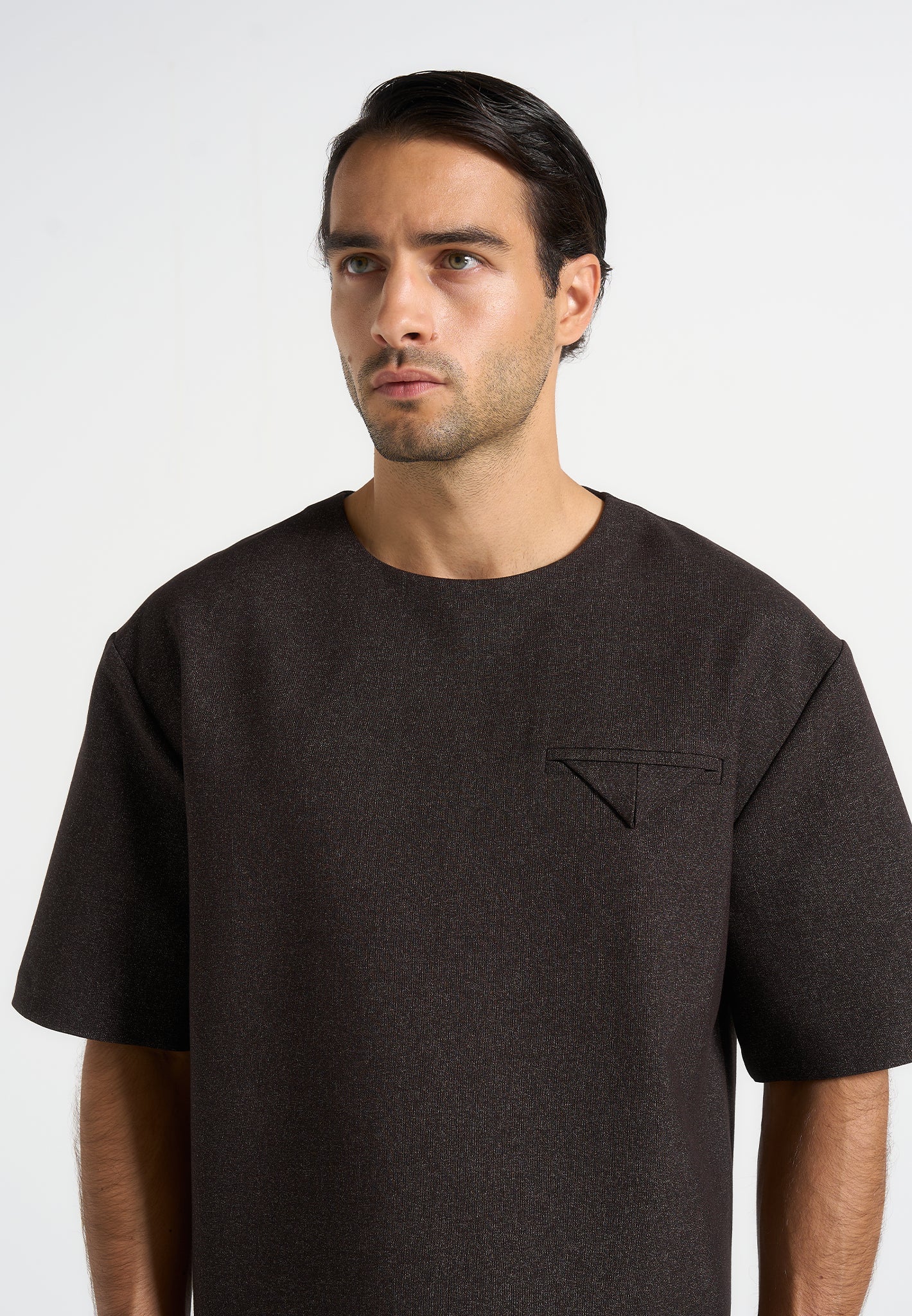 Léon - Boxy Cropped Hatched T-Shirt - Dark Brown