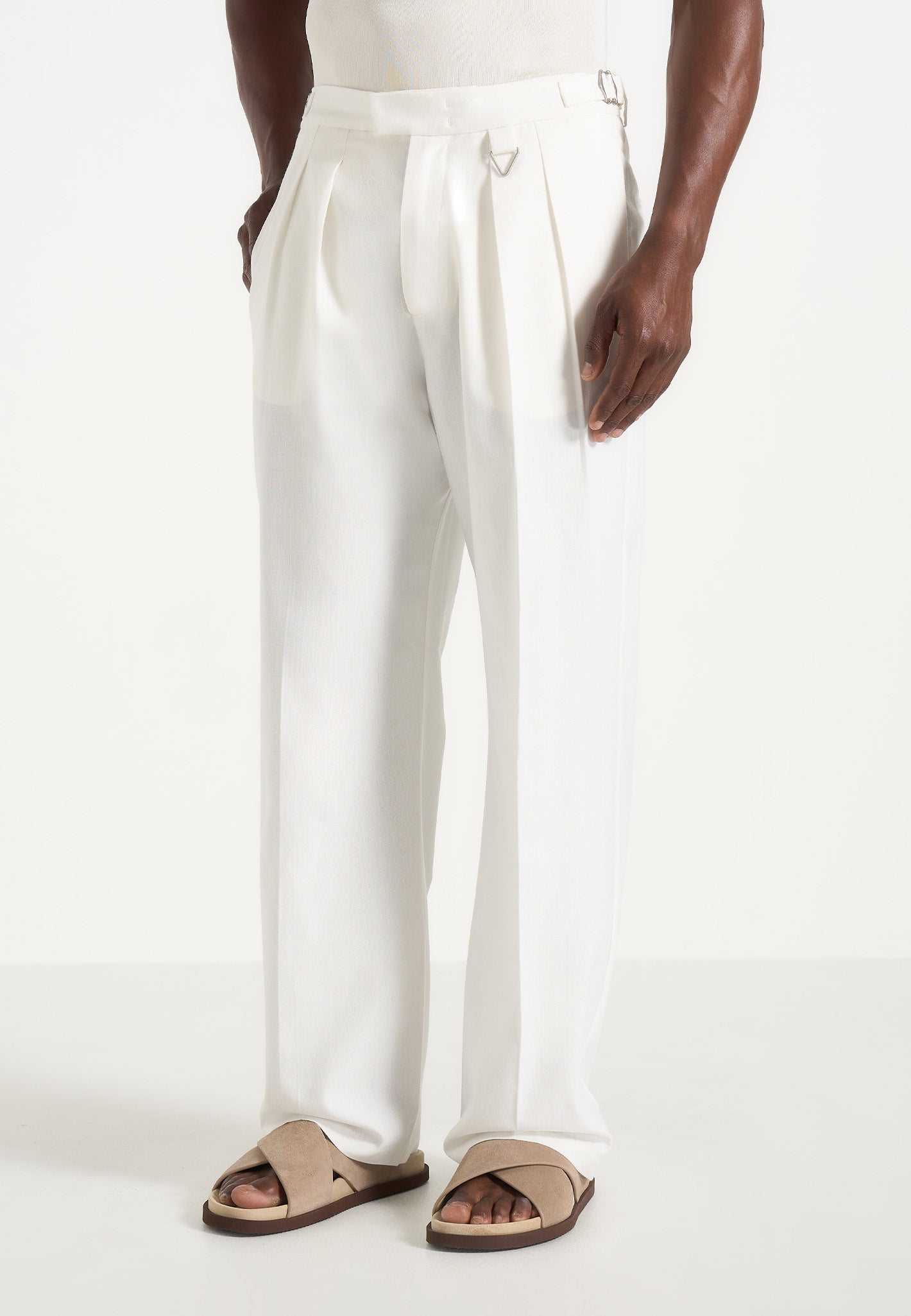 strapless open back dress Pierre - Relaxed Fit Linen Pleated Trousers - White