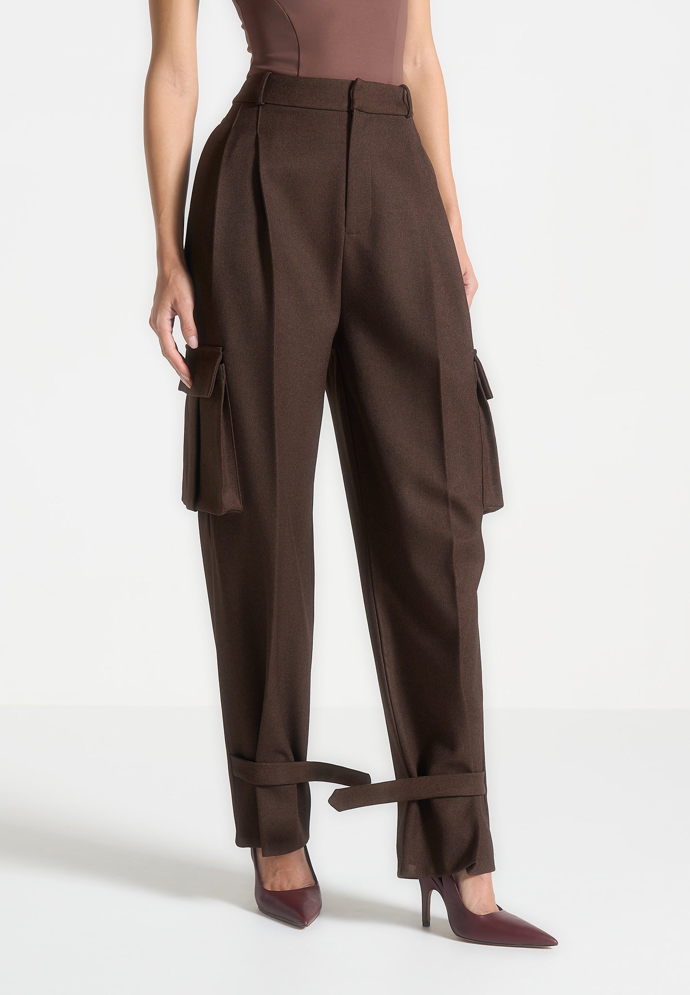 Danielle - Tailored Pleated Cargo Pants - Brown | Manire De Voir USA Danielle - Tailored Pleated Cargo Pants - Brown | Manire De Voir USA
