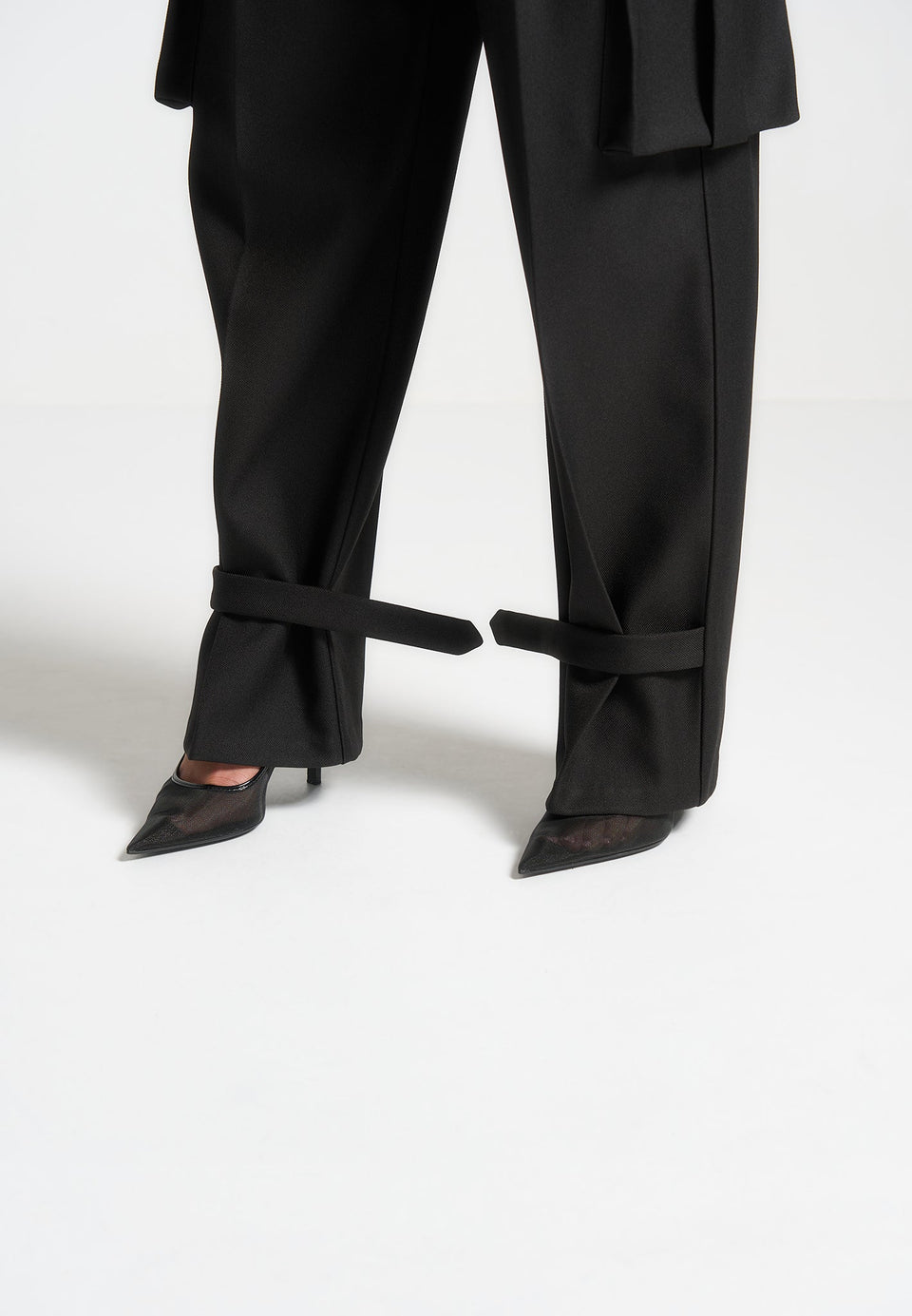 danielle-tailored-pleated-cargo-trousers-black