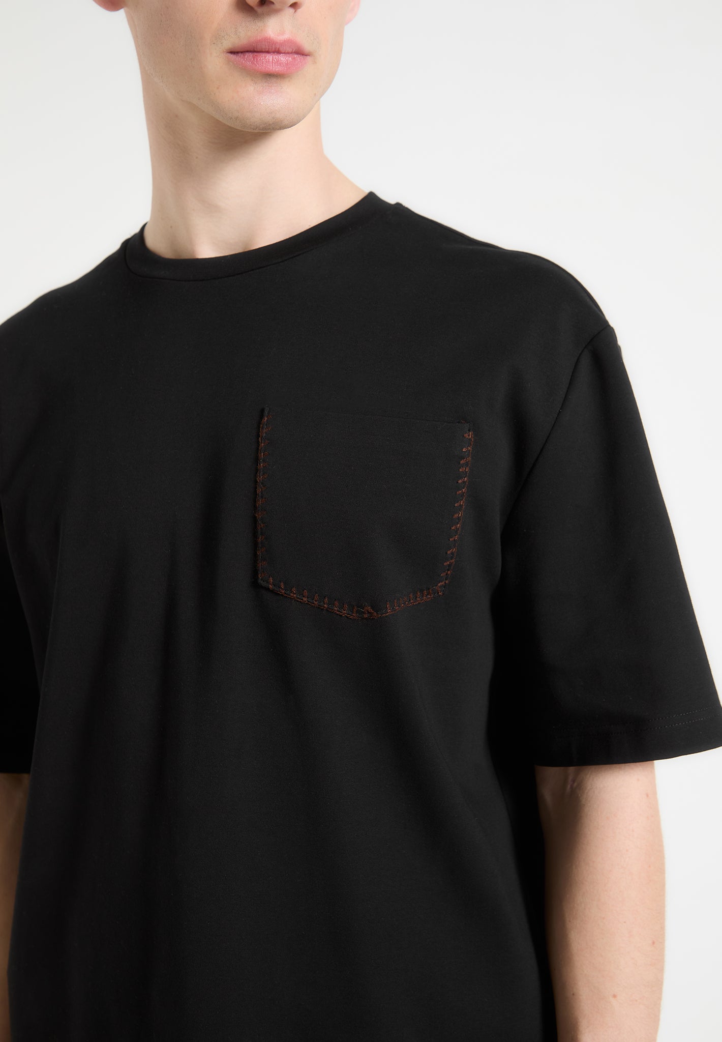 whipstitch-pocket-cotton-t-shirt-black