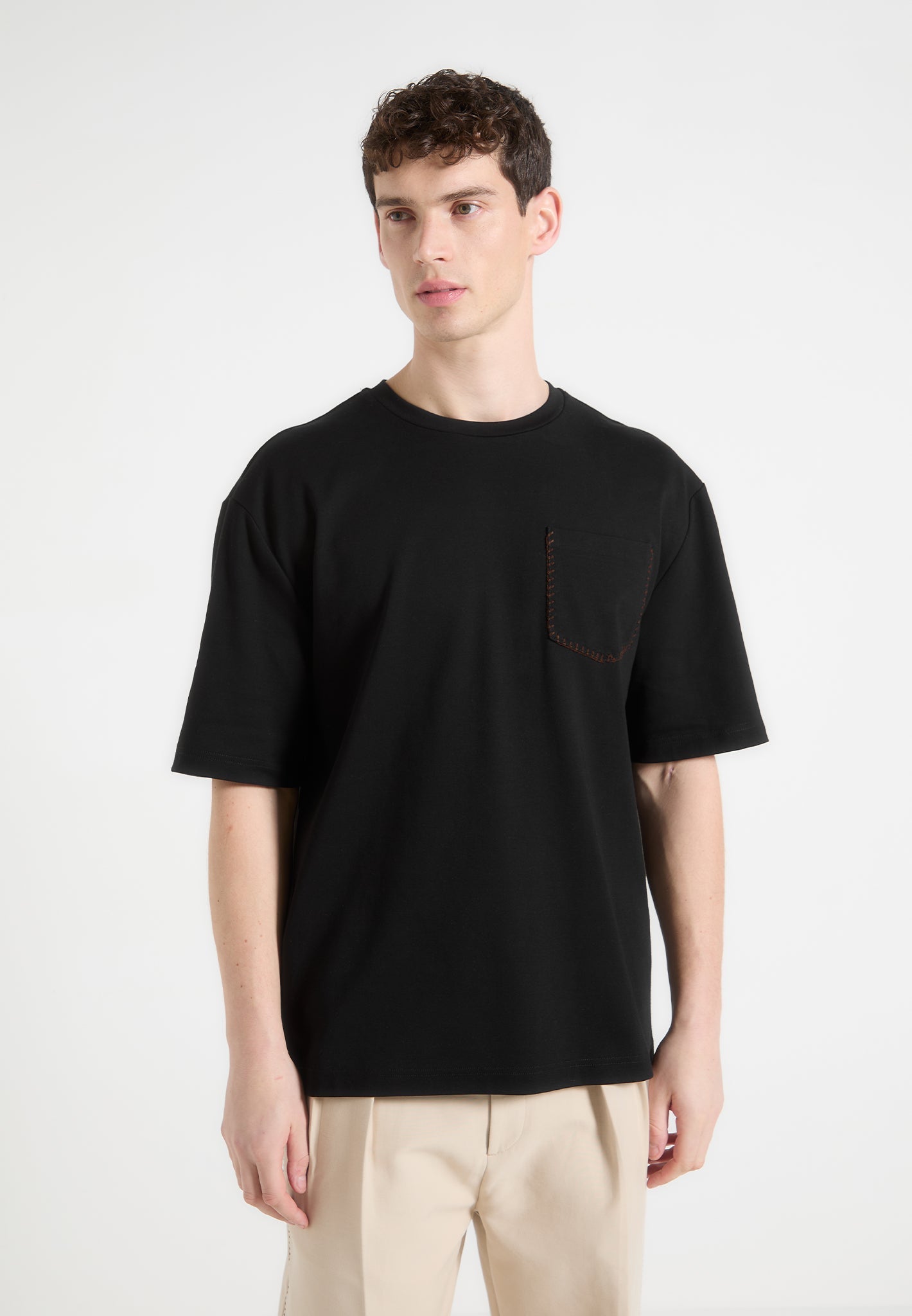 whipstitch-pocket-t-shirt-black 