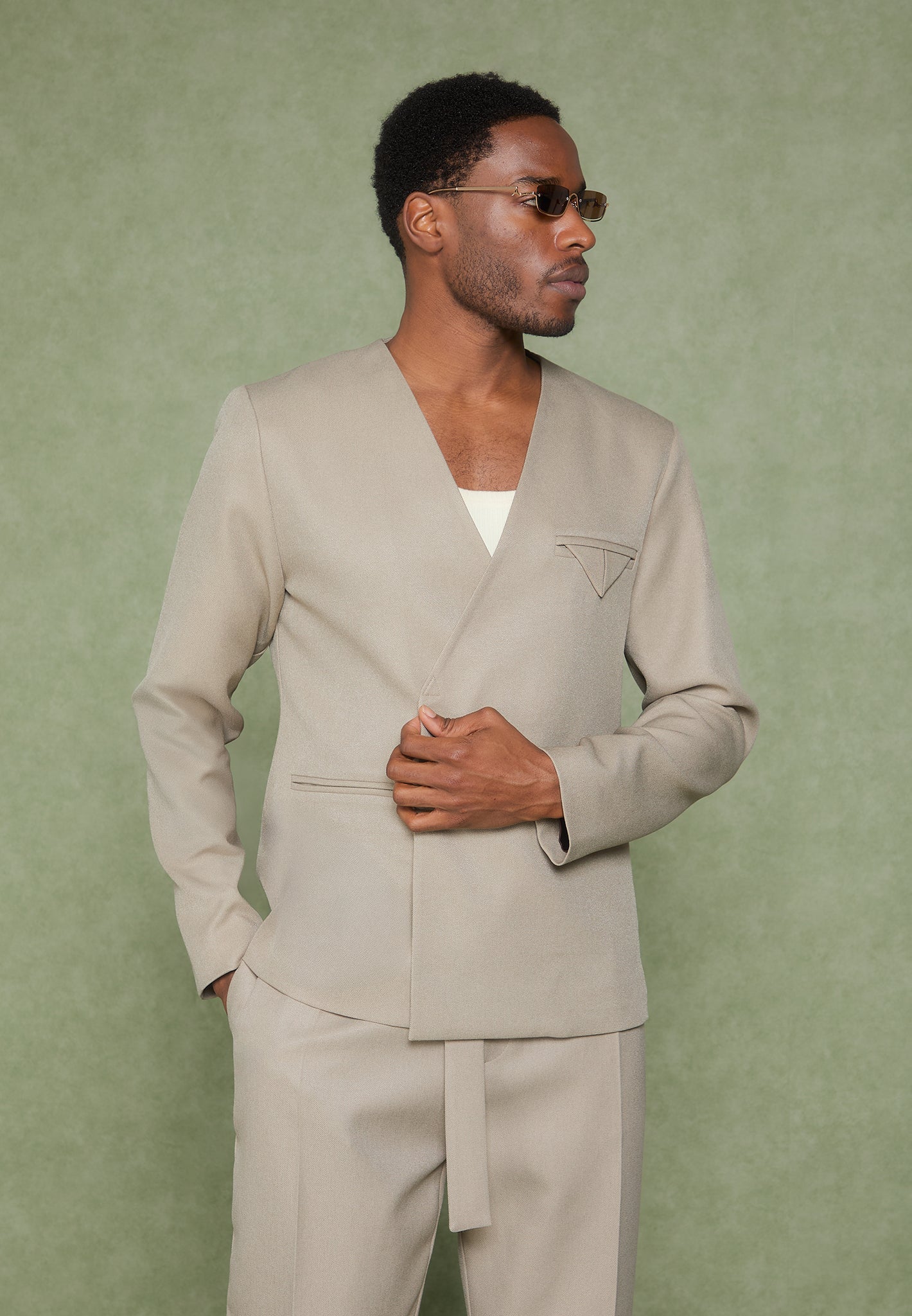 louis-relaxed-fit-belted-tailored-trousers-beige