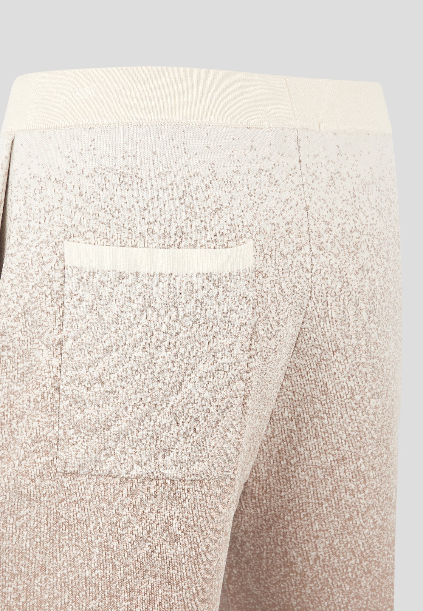 Salomon - Ombré Knit Shorts - Beige/White