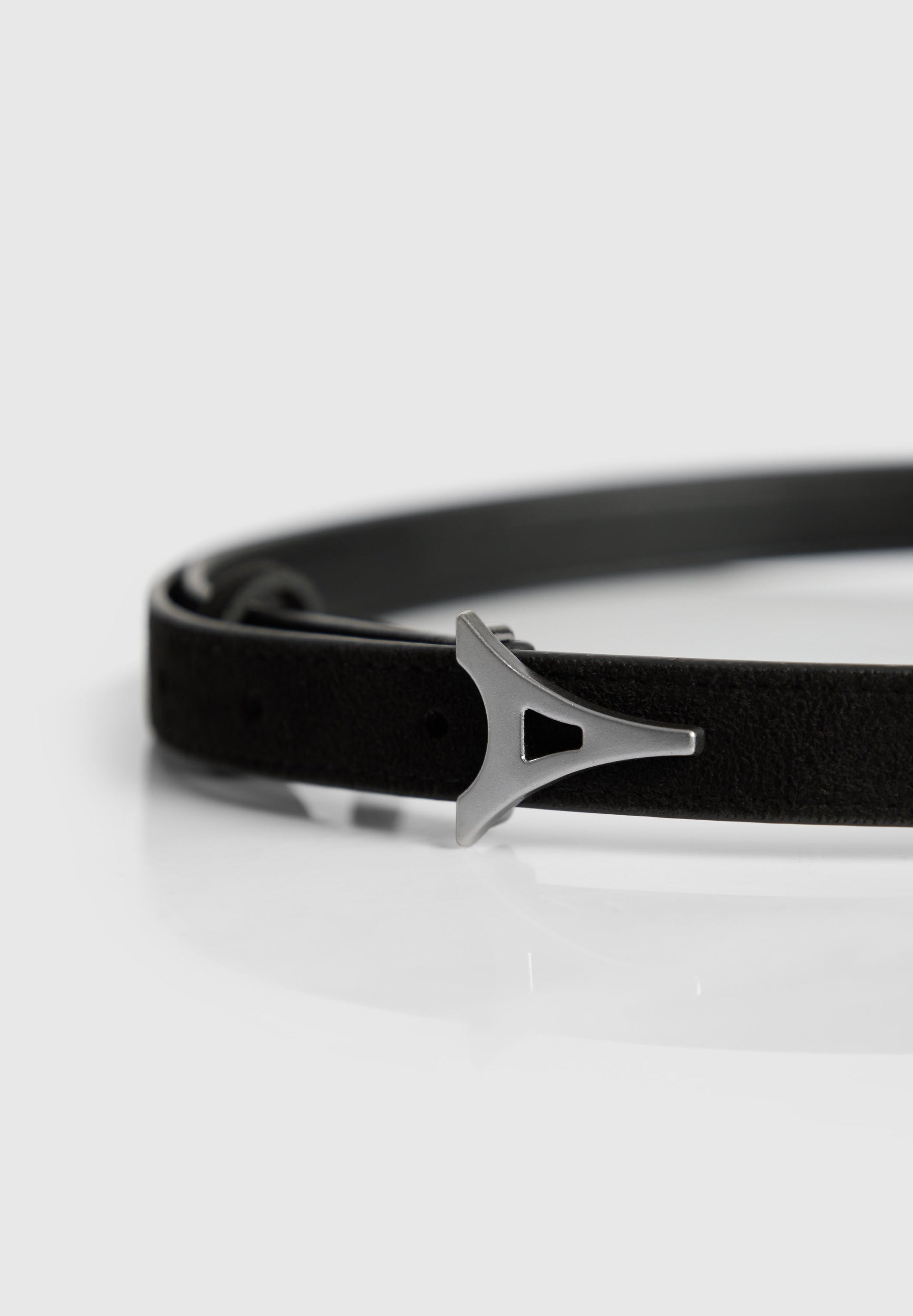 leonie-eiffel-slim-suede-belt-black-silver