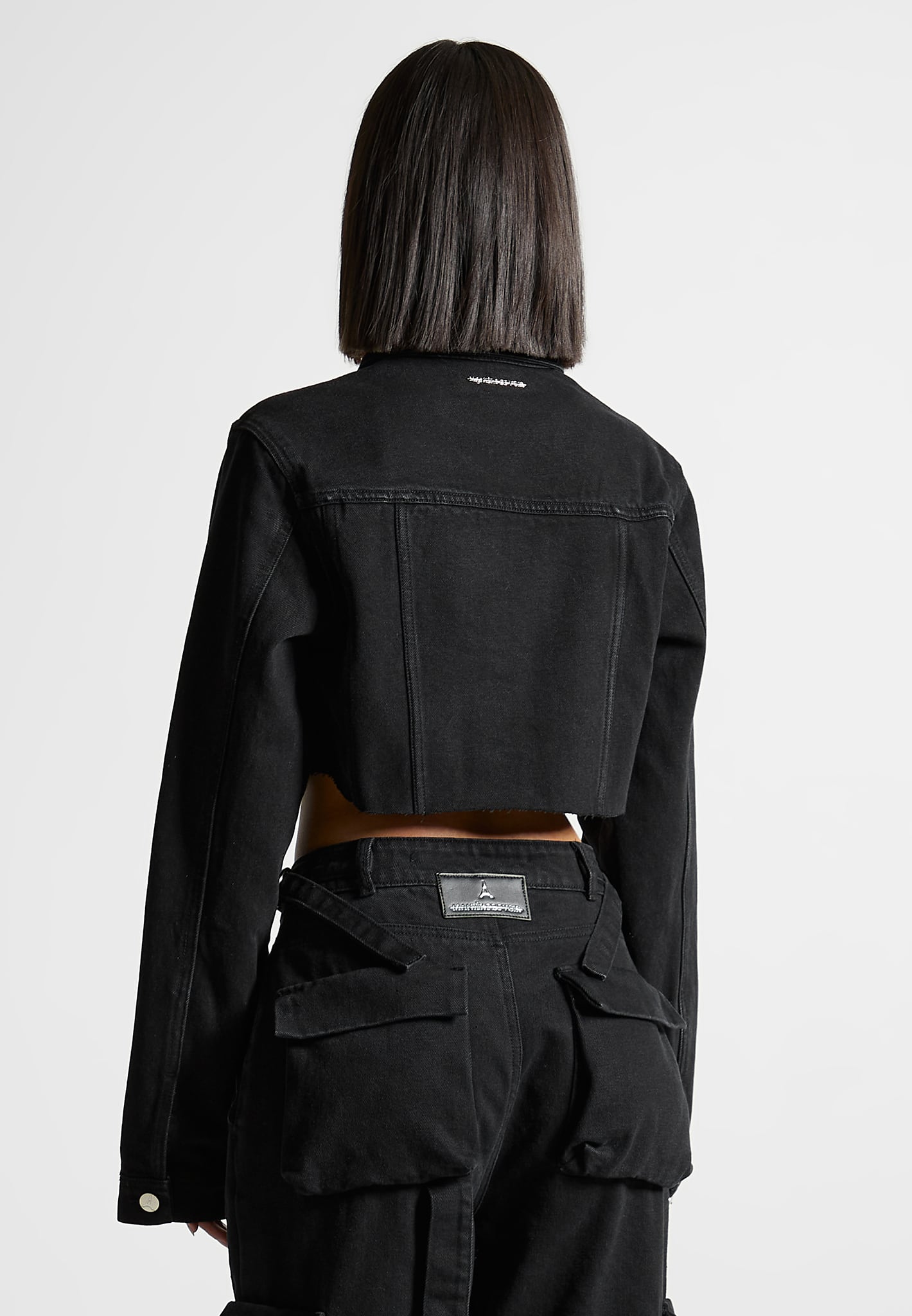 cropped-tacked-sleeve-jacket-black