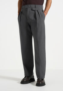 Pierre - Relaxed Fit Pleated Tailored Trousers - Grey