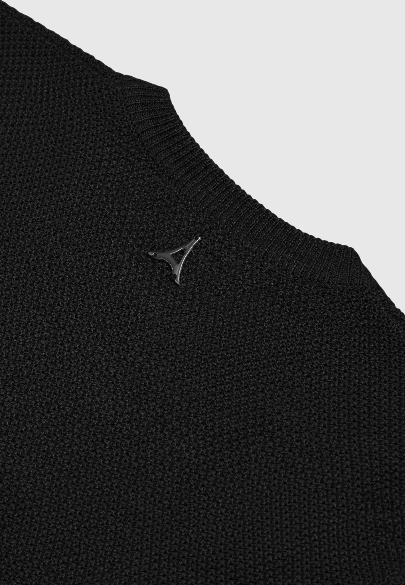 eternel-textured-wool-blend-jumper-black