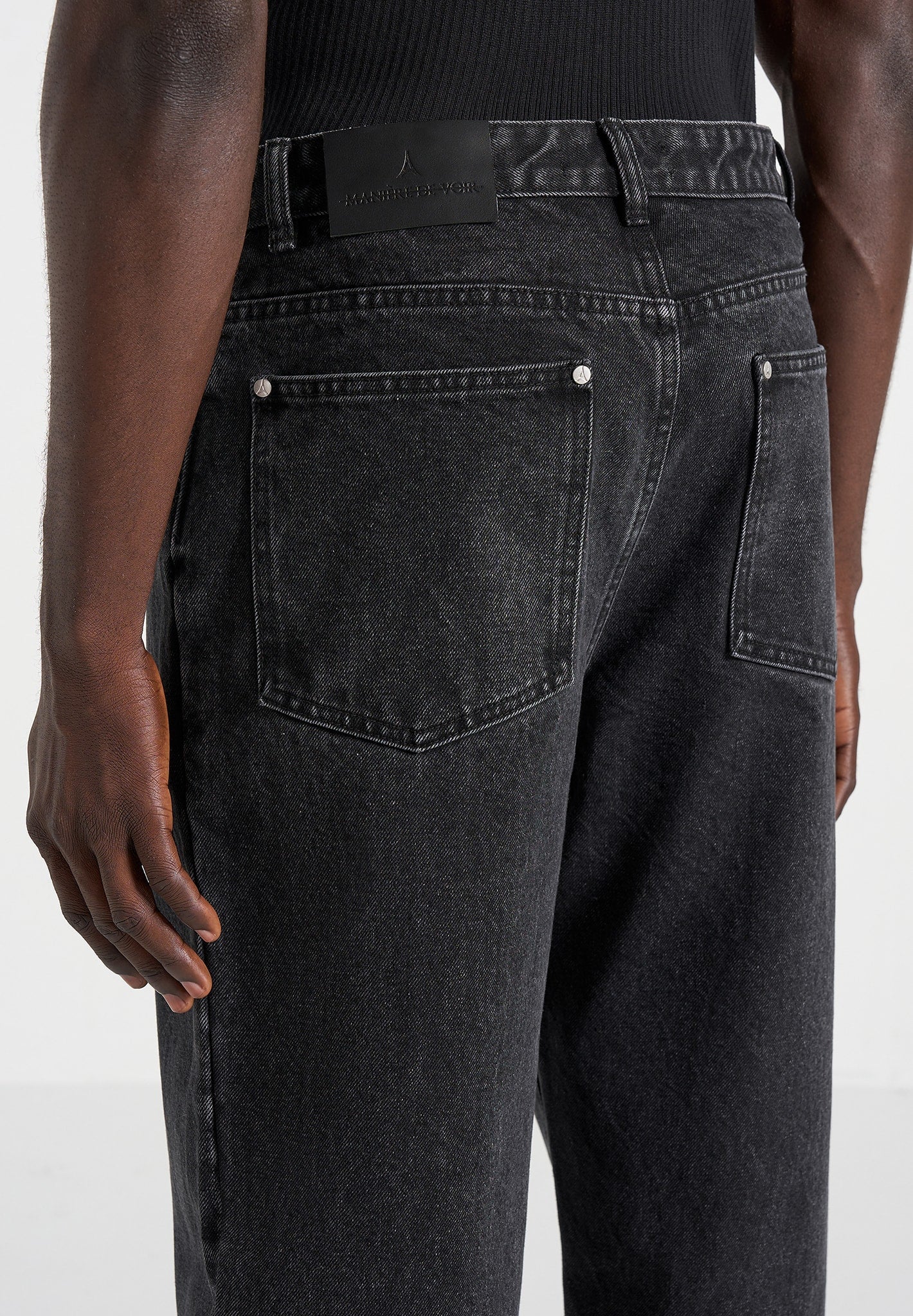 dn002-relaxed-fit-jeans-black