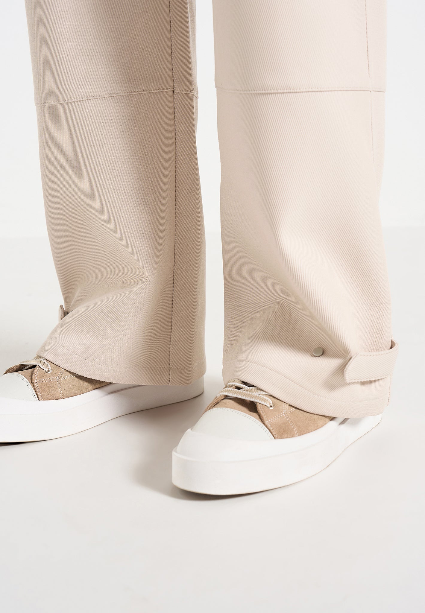 mathis-twill-signature-wide-leg-cargo-trousers-beige