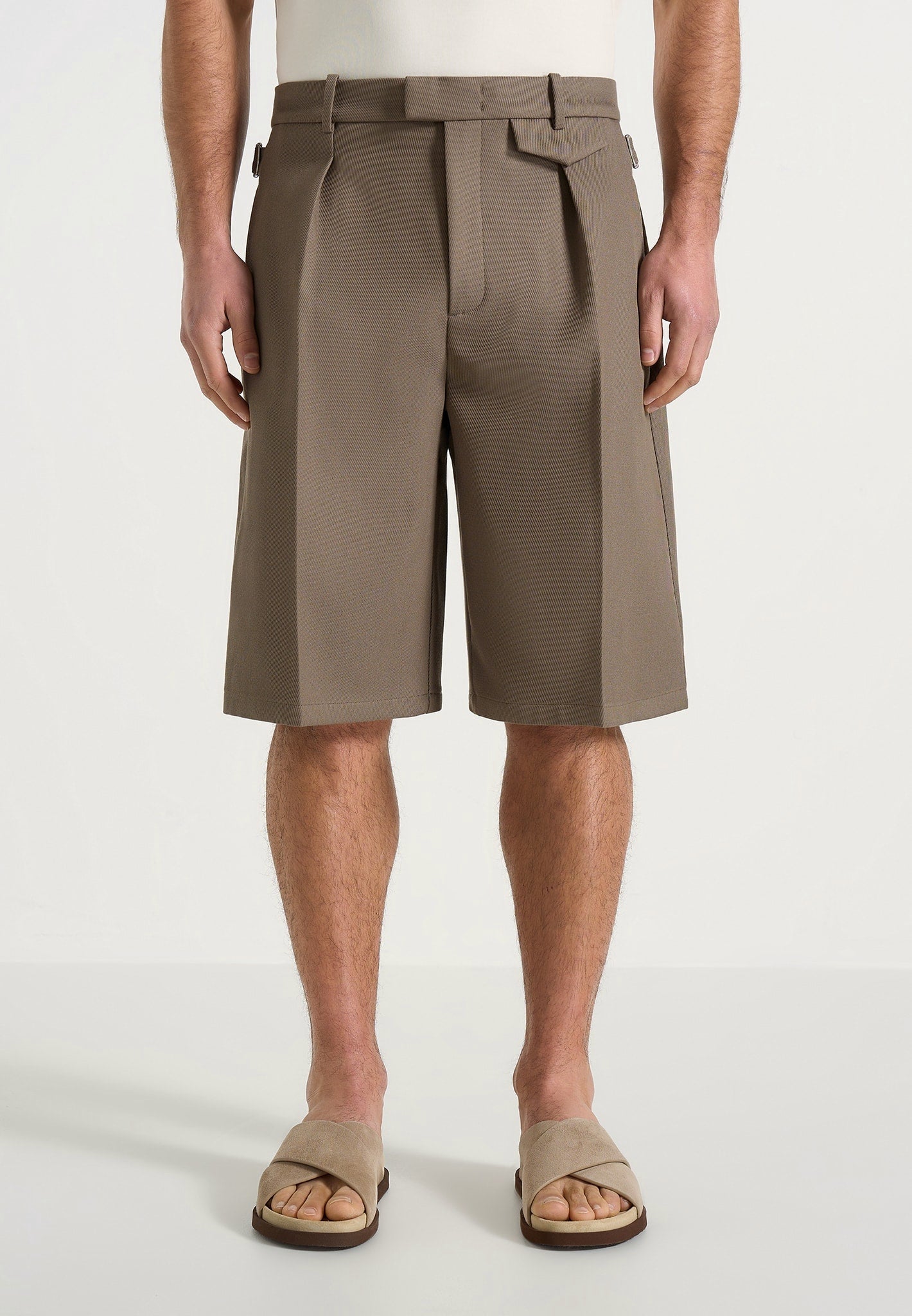 Auguste - Tailored Twill Bermuda Shorts - Olive | Manière De Voir USA