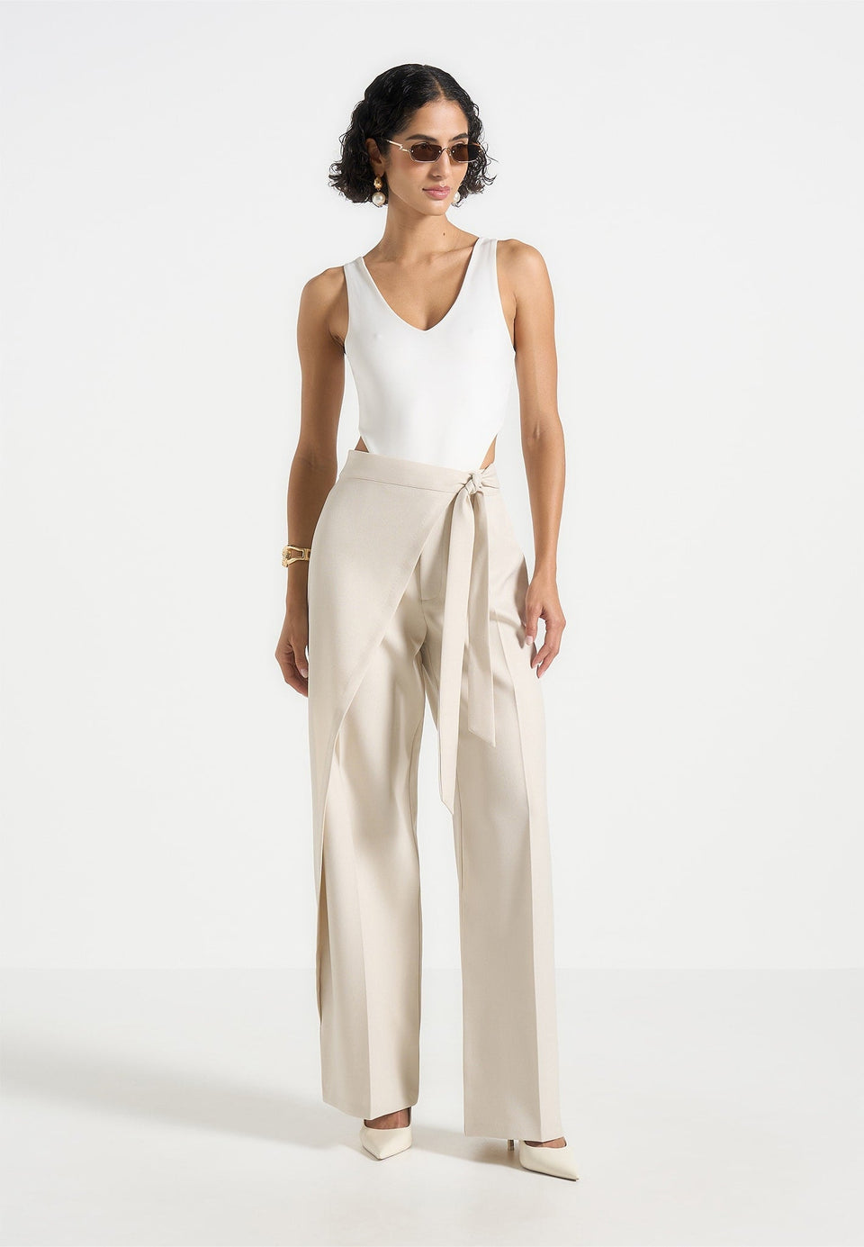 bs001-v-neck-bodysuit-white