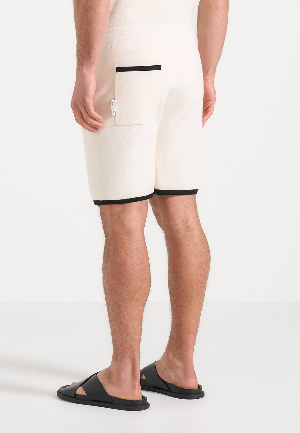 regis-contrast-detail-knit-shorts-cream
