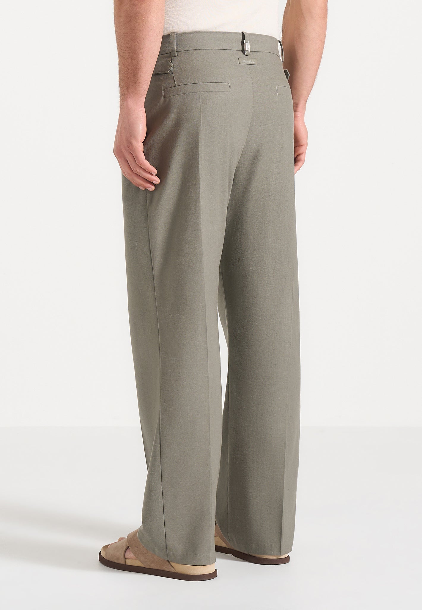dorian-pleated-linen-trousers-khaki