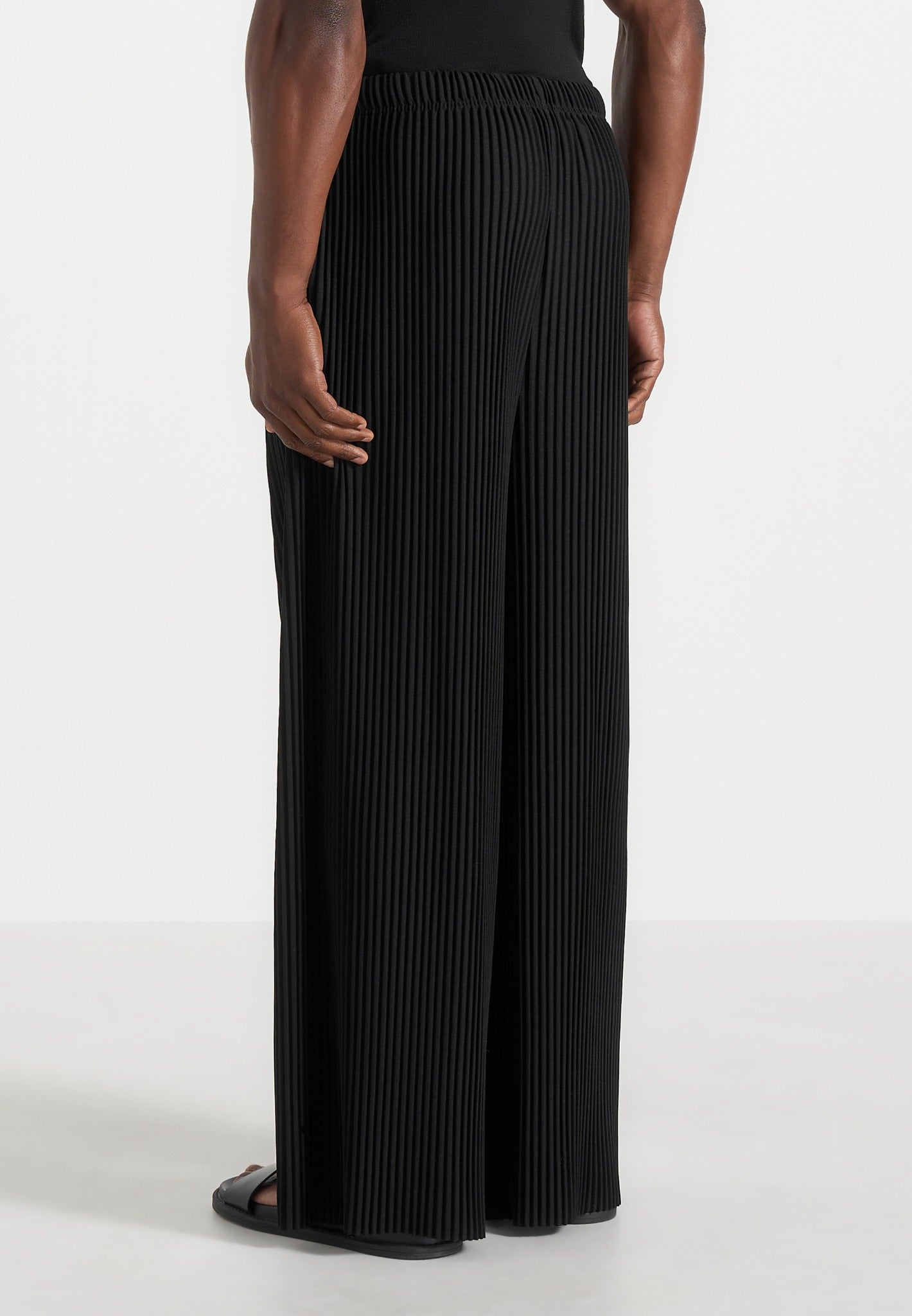 Jonas - Pleated Wide Leg Pants - Black