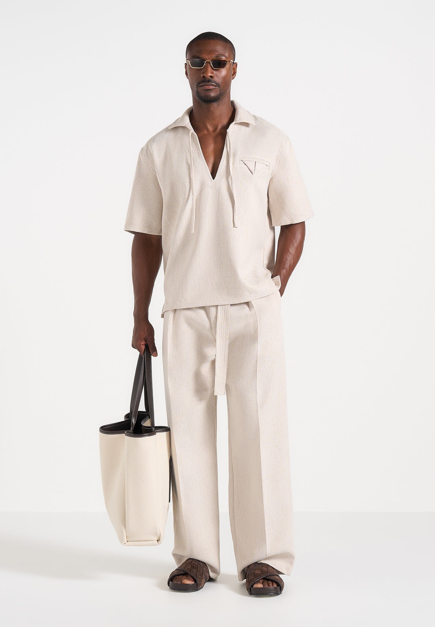 Loic - Wide Leg Textured Trousers with Belt - Cream | Manière De