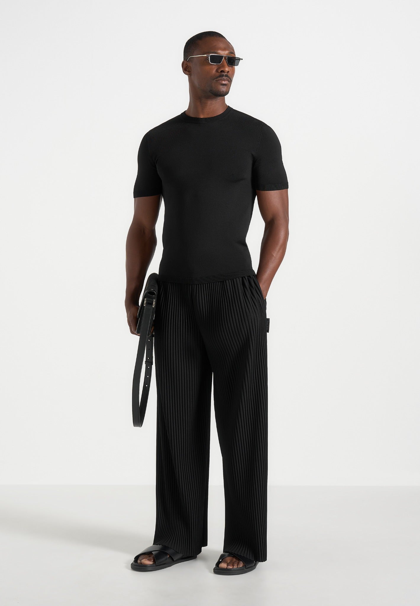 Jonas - Pleated Wide Leg Pants - Black