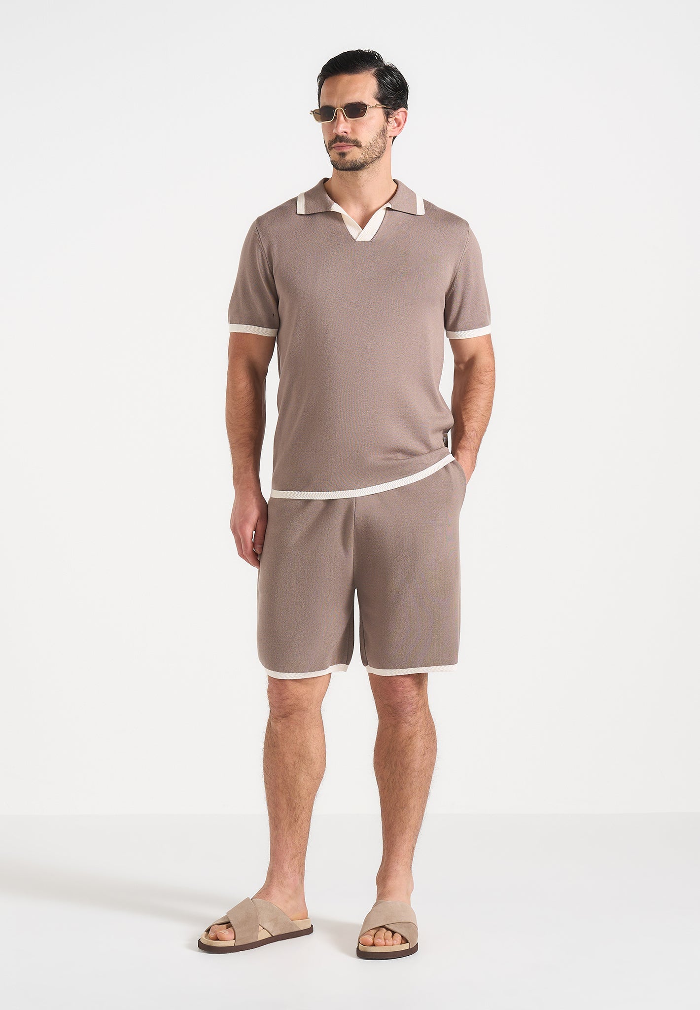 lambert-contrast-detail-knit-polo-shirt-mushroom