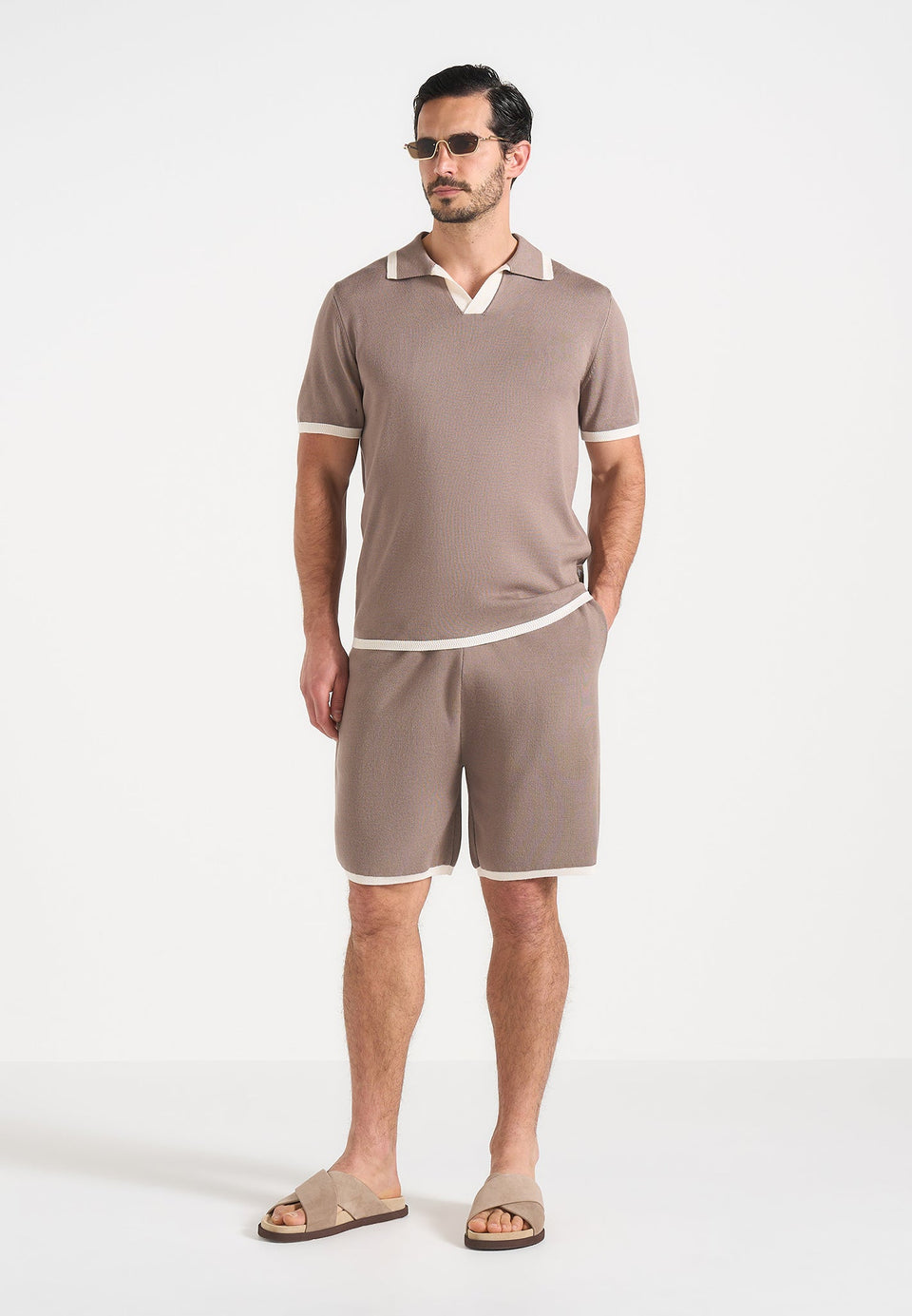 lambert-contrast-detail-knit-polo-shirt-mushroom