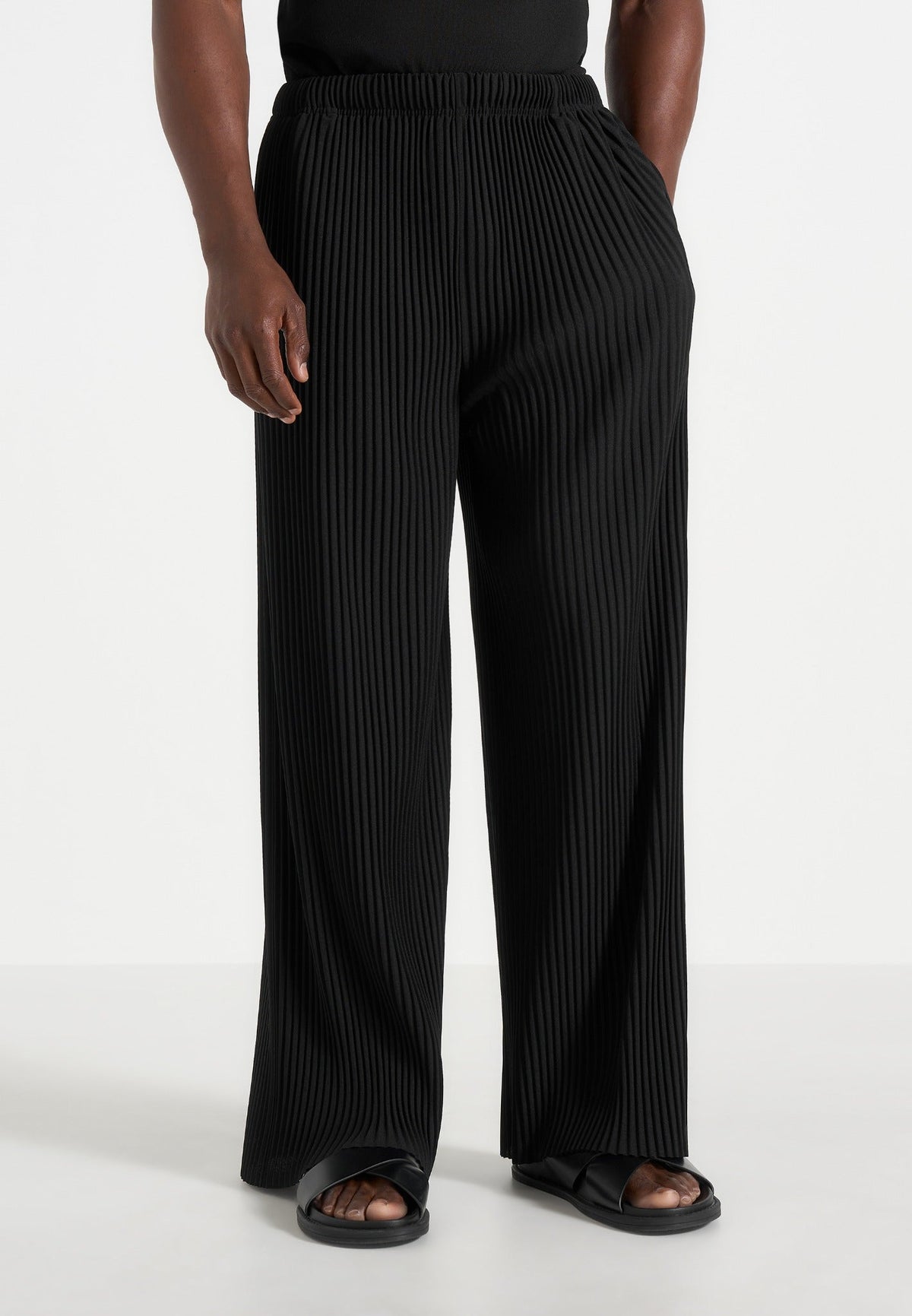 jonas-pleated-wide-leg-trousers-black