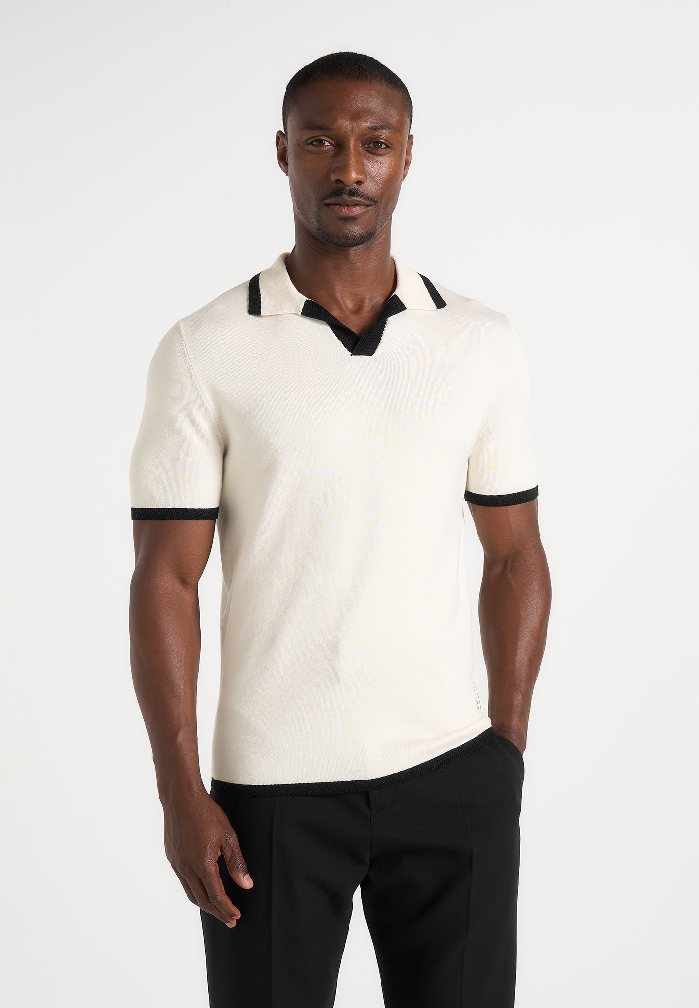 lambert-contrast-detail-knit-polo-shirt-cream