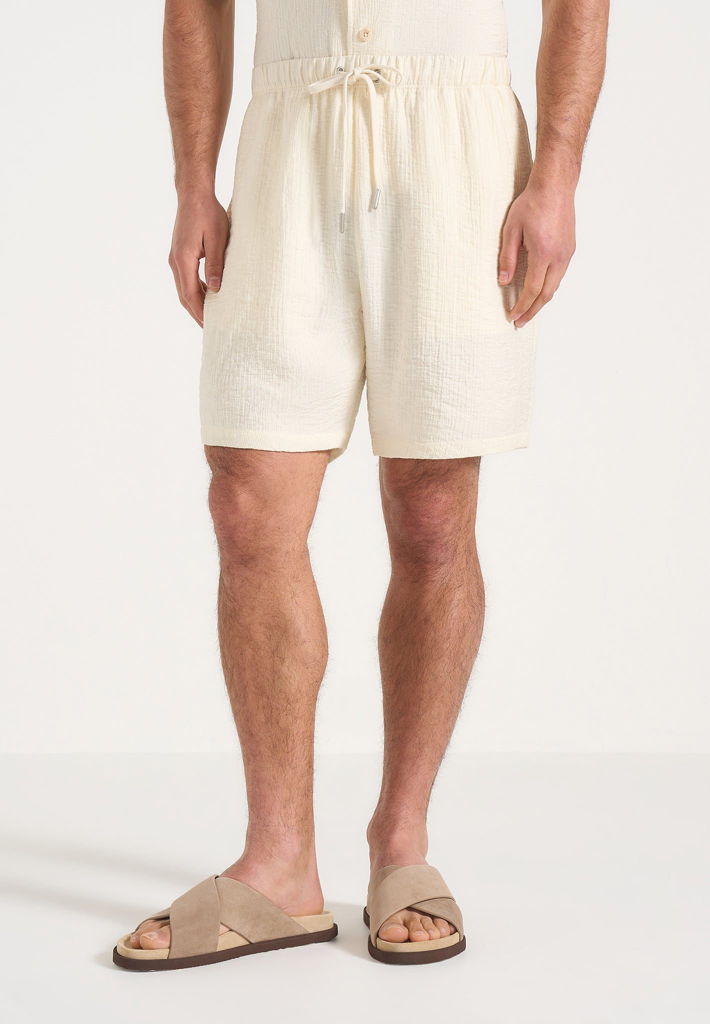 Ari - Unisex Textured Shorts - Cream