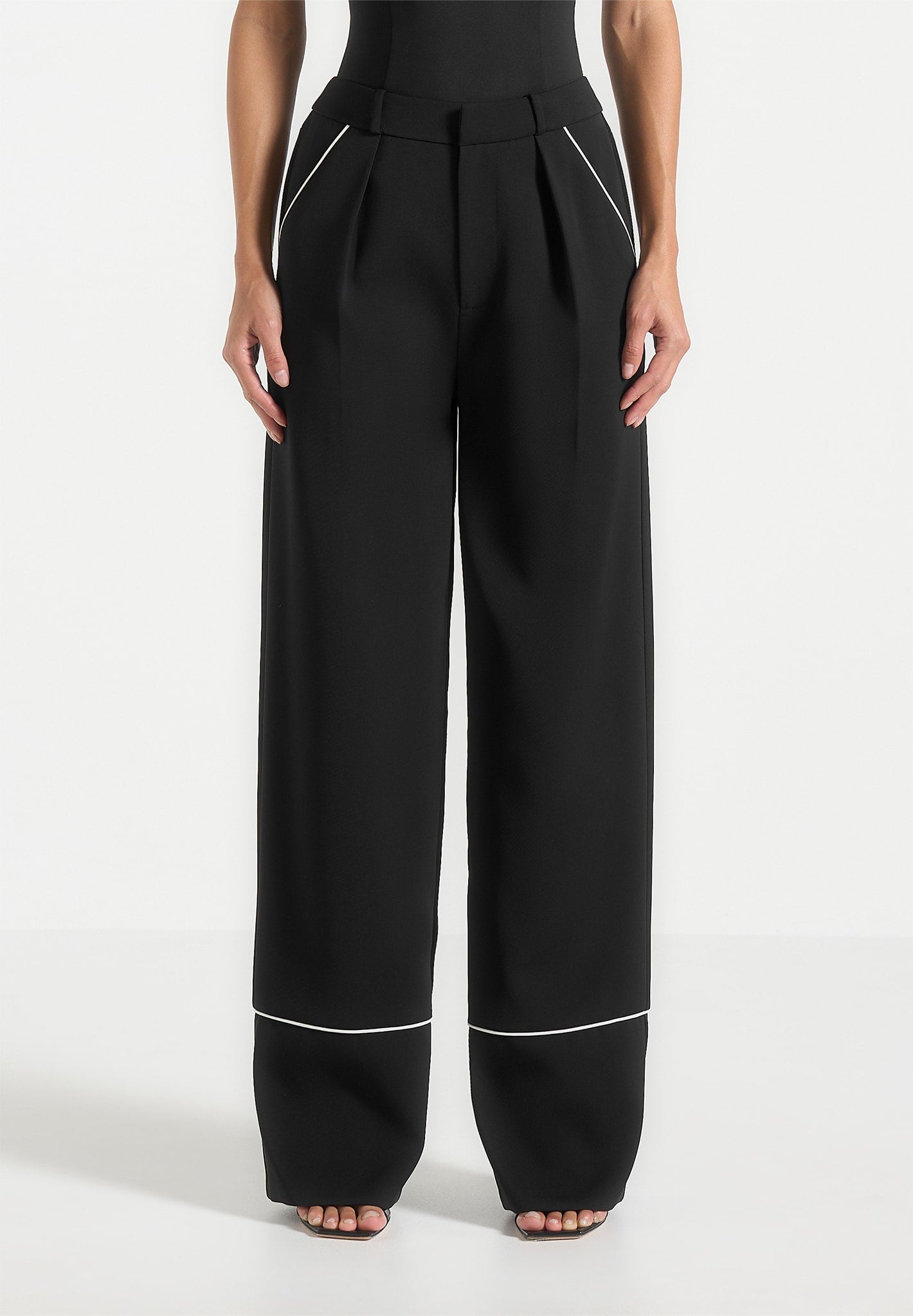 contrast-piped-pleated-trousers-black-white