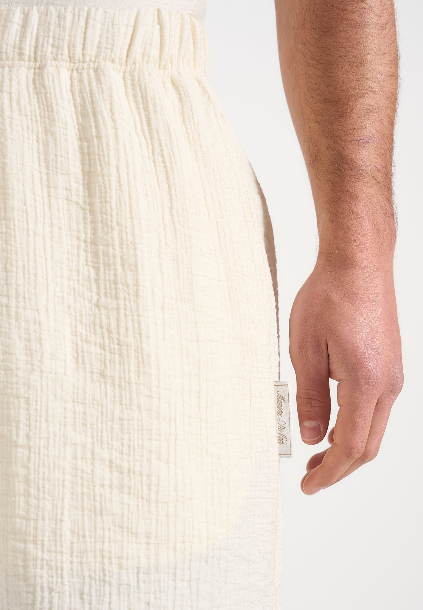 ari-unisex-textured-shorts-cream