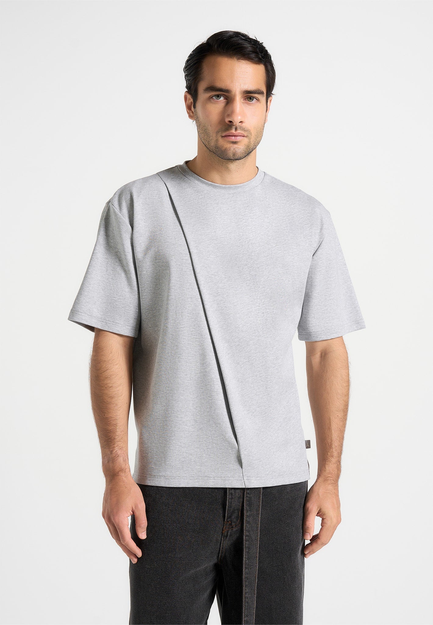 hugo-relaxed-fit-t-shirt-with-pleat-grey 