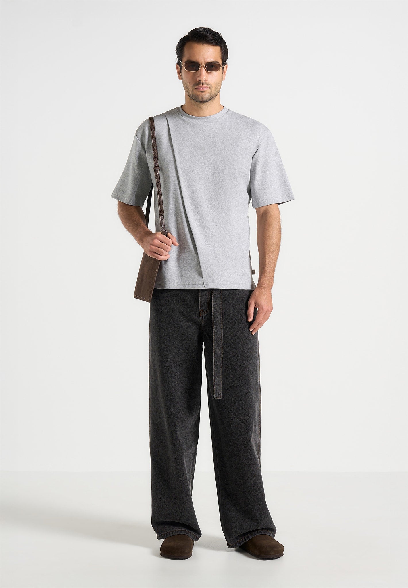 hugo-relaxed-fit-t-shirt-with-pleat-grey 
