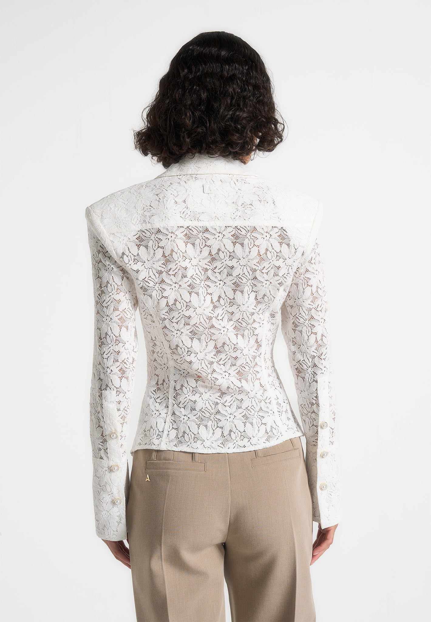 sila-wide-shoulder-lace-angled-shirt-white