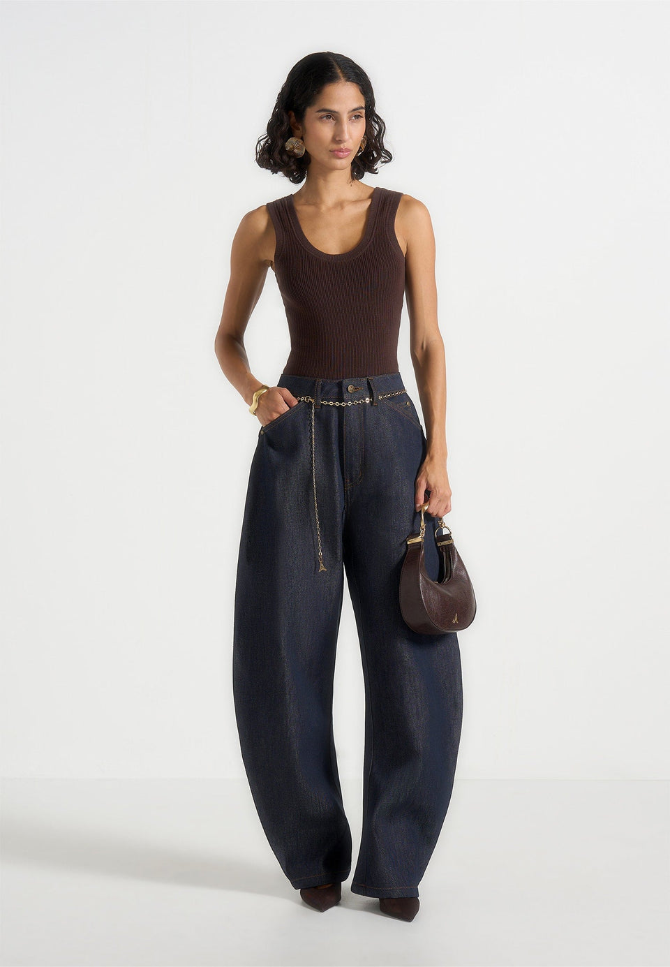 enora-hourglass-jean-with-chain-indigo