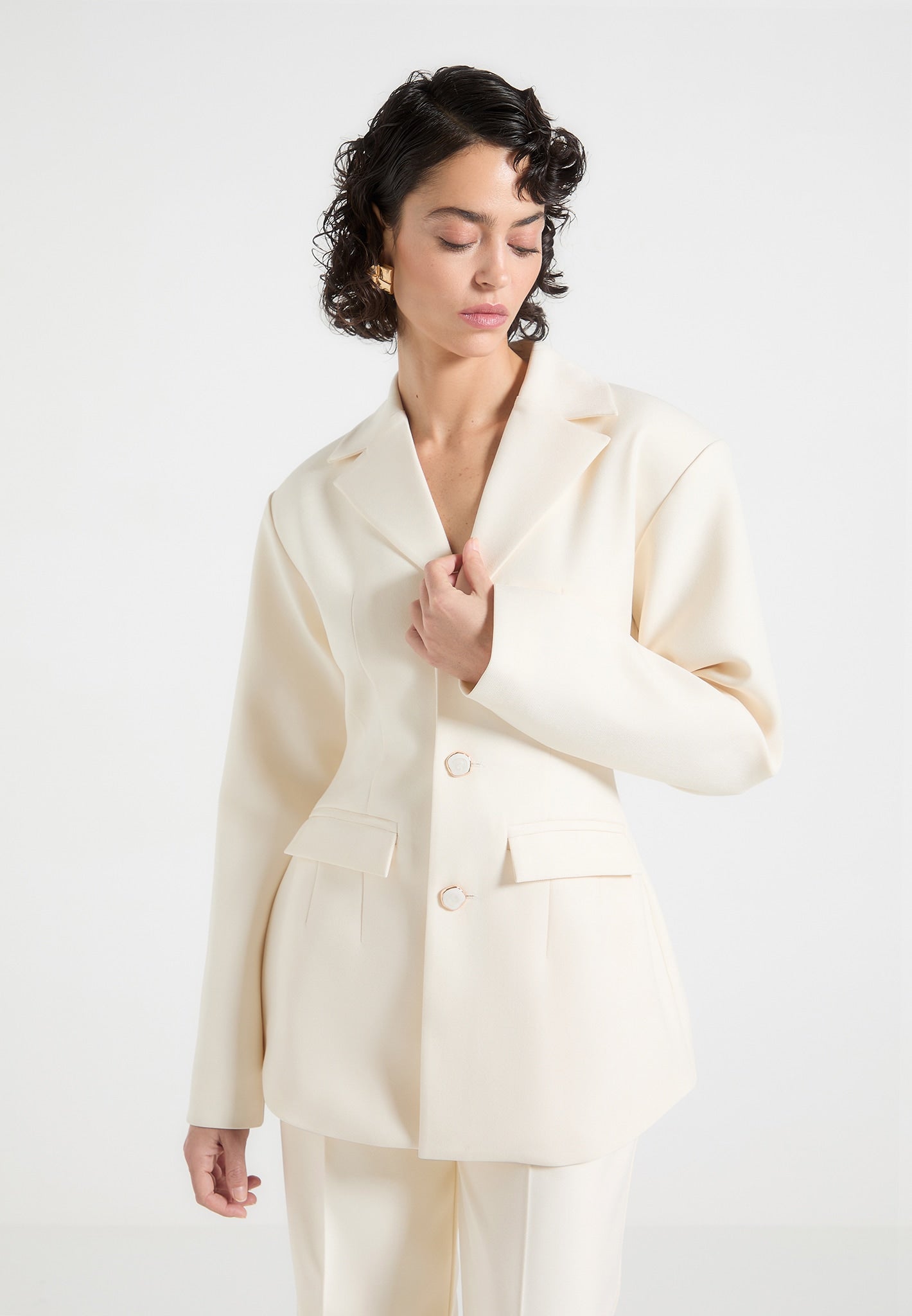 claire-wide-shoulder-cinch-waist-blazer-cream