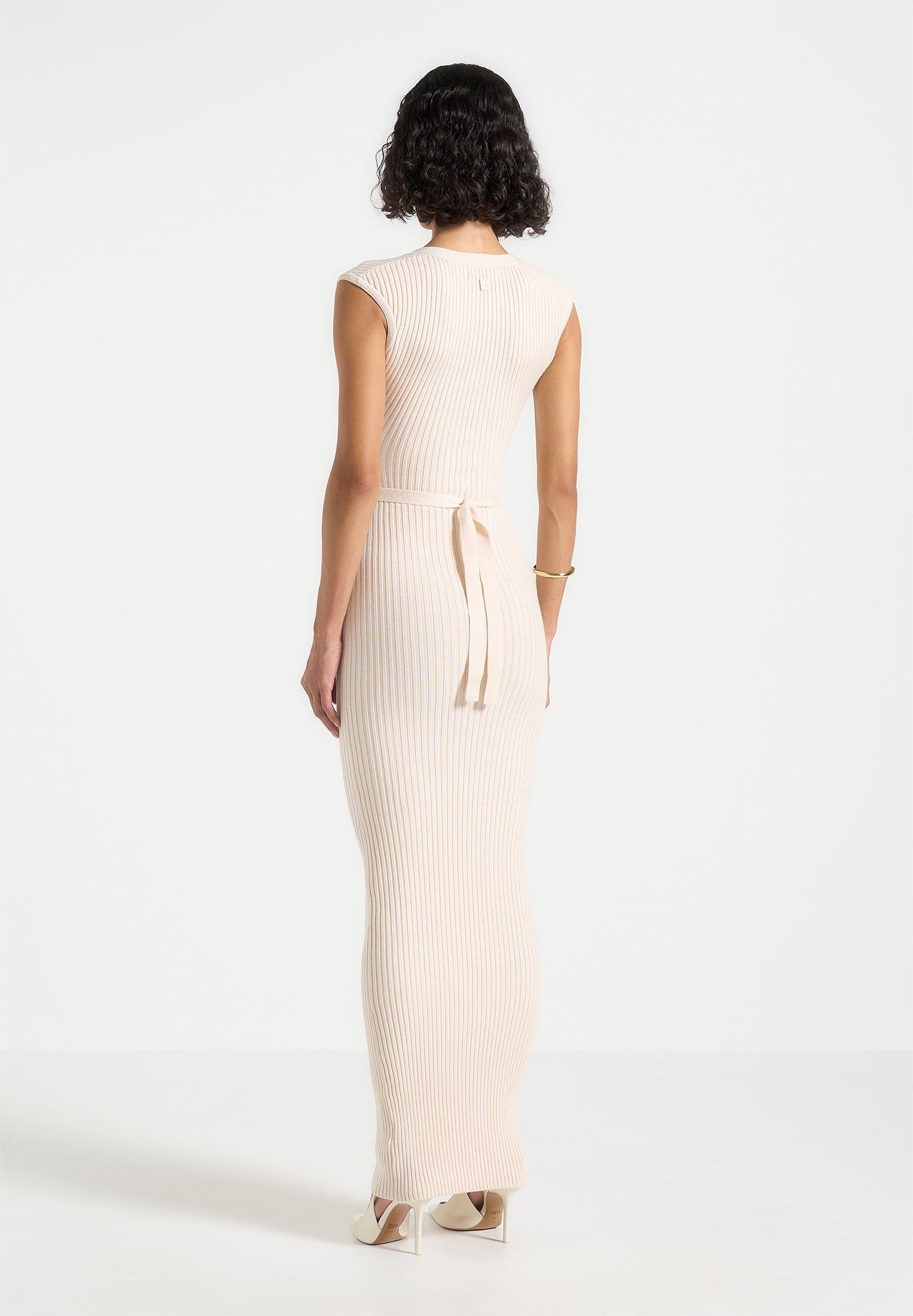 Helene - Knitted Maxi Dress with Belt - Beige | Manire De Voir USA Helene - Knitted Maxi Dress with Belt - Beige | Manire De Voir USA