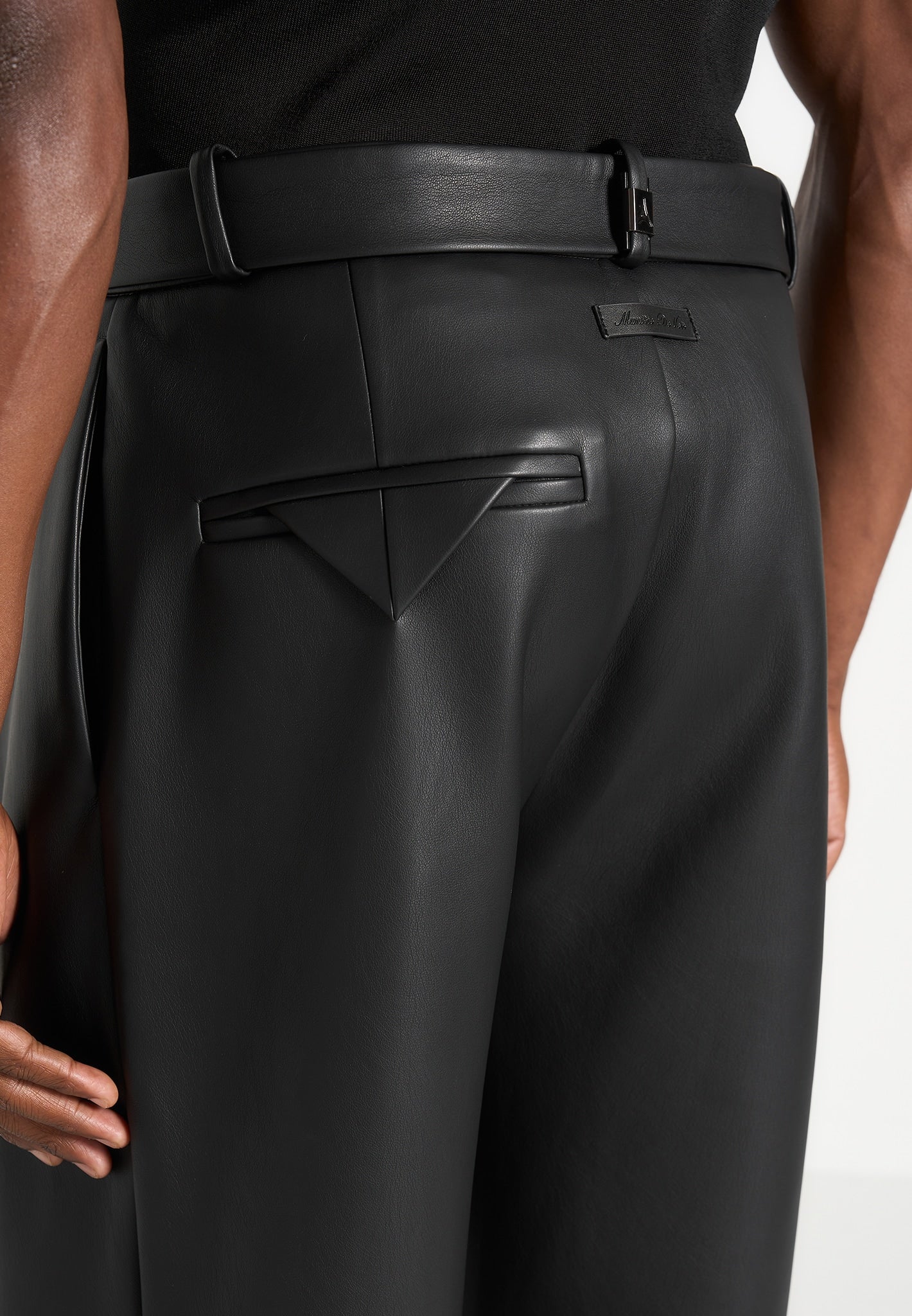 Serge - Relaxed Fit Leather Pleated Pants - Black