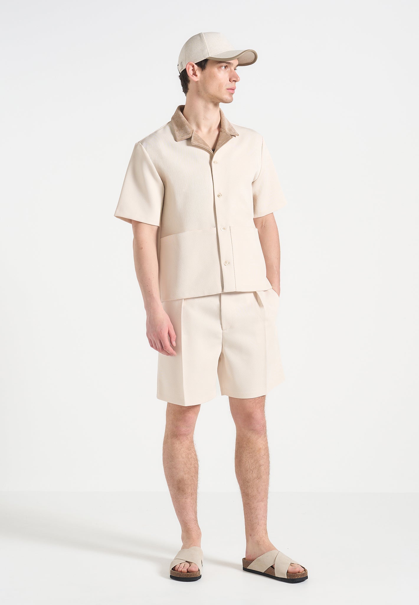 twill-pleated-shorts-cream