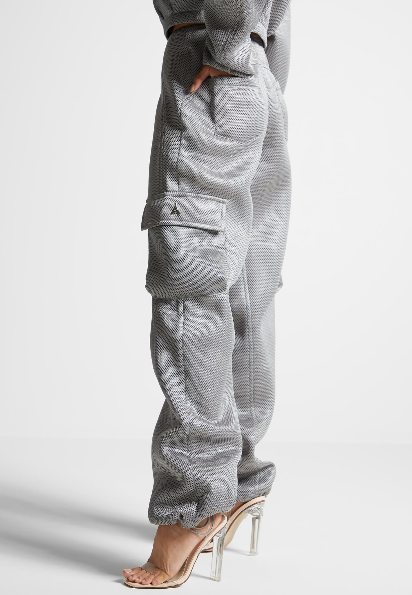 mesh-cargo-pants-silver