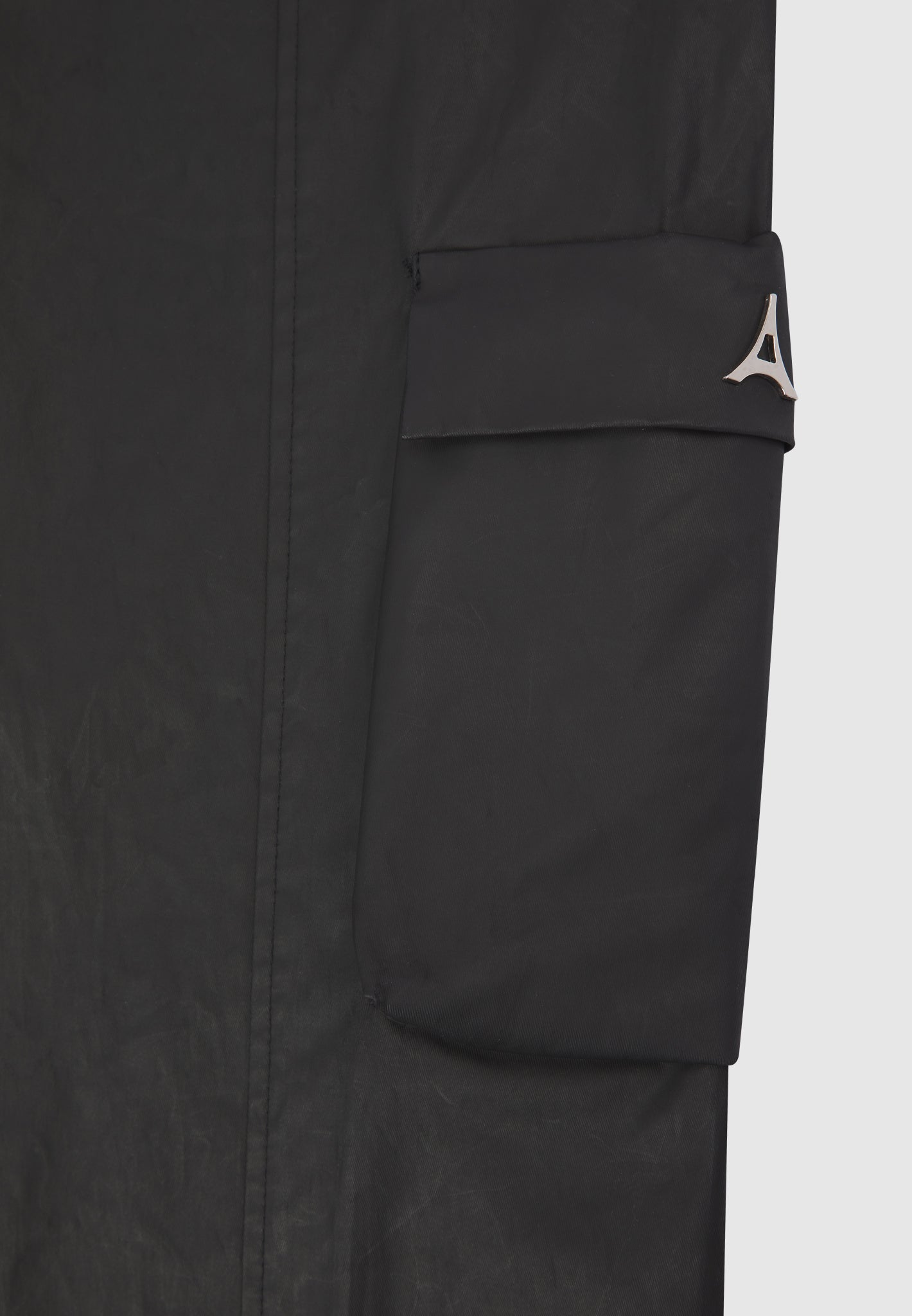 mid-rise-waxed-cargo-pants-black