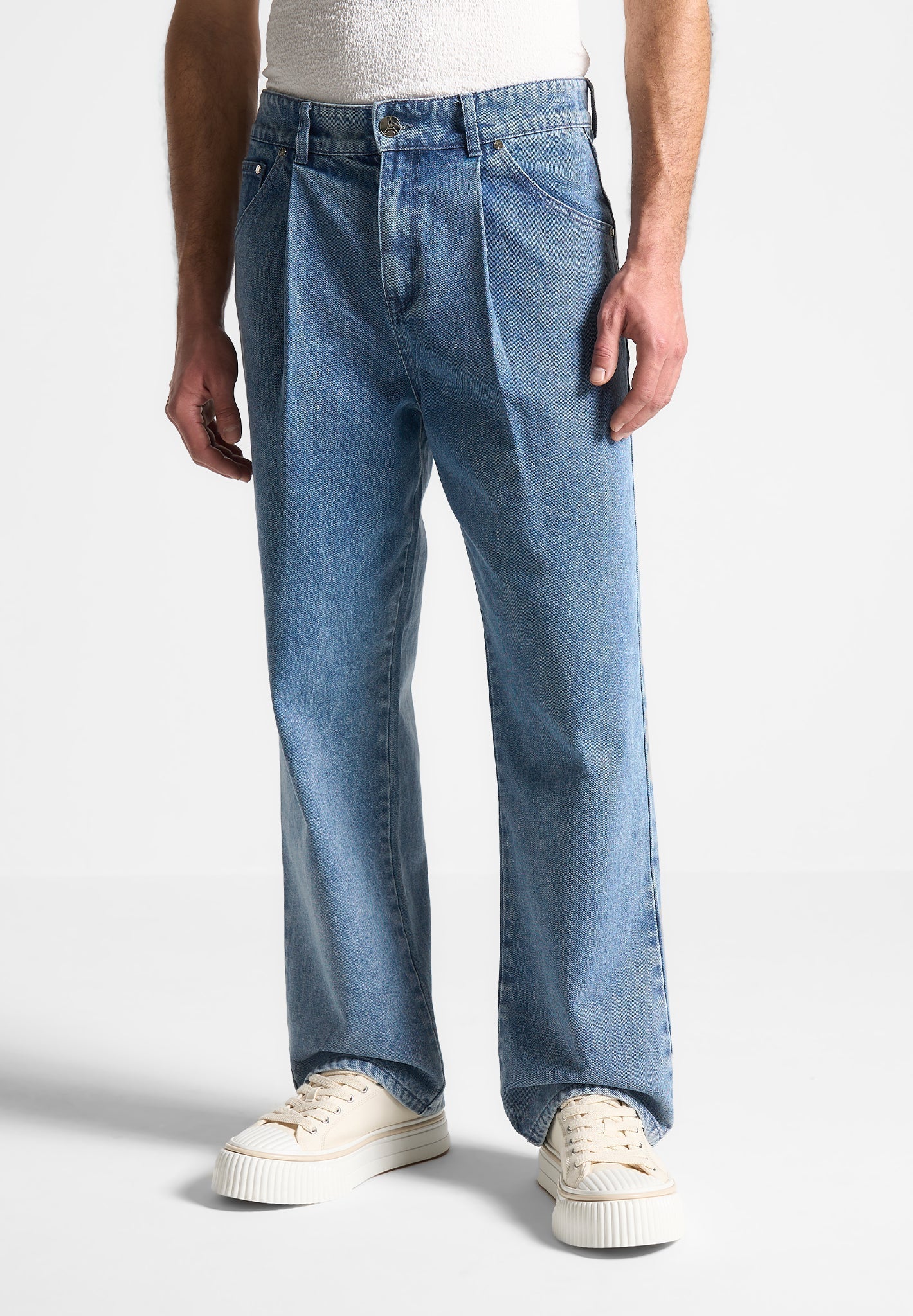 Pleated Jeans - Washed Blue