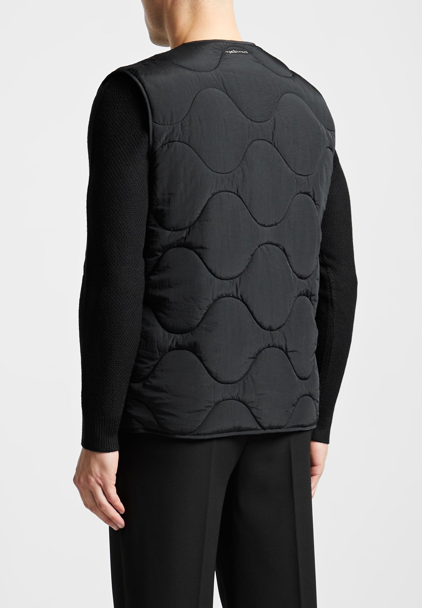 quilted-pattern-gilet-black