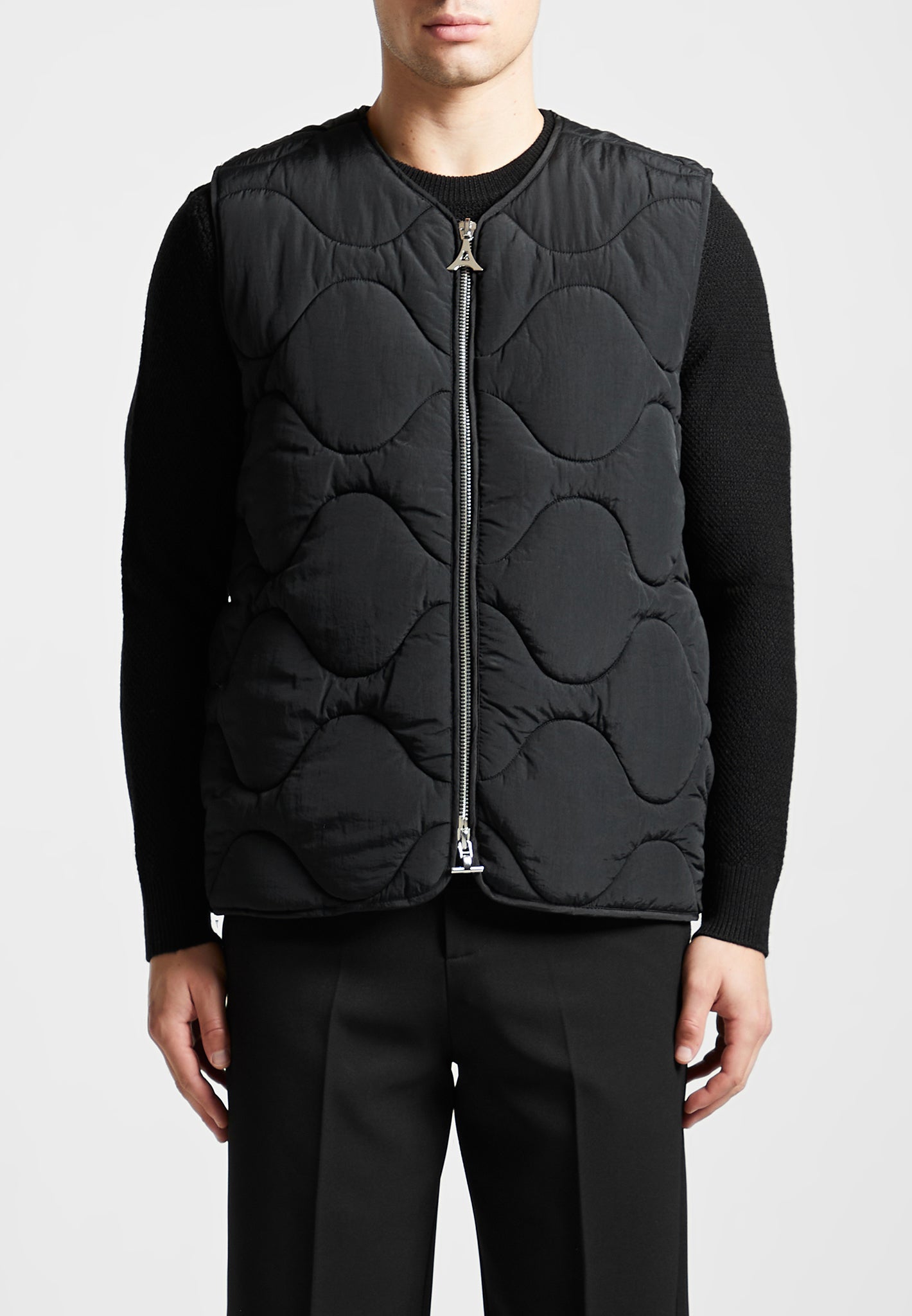 quilted-pattern-gilet-black