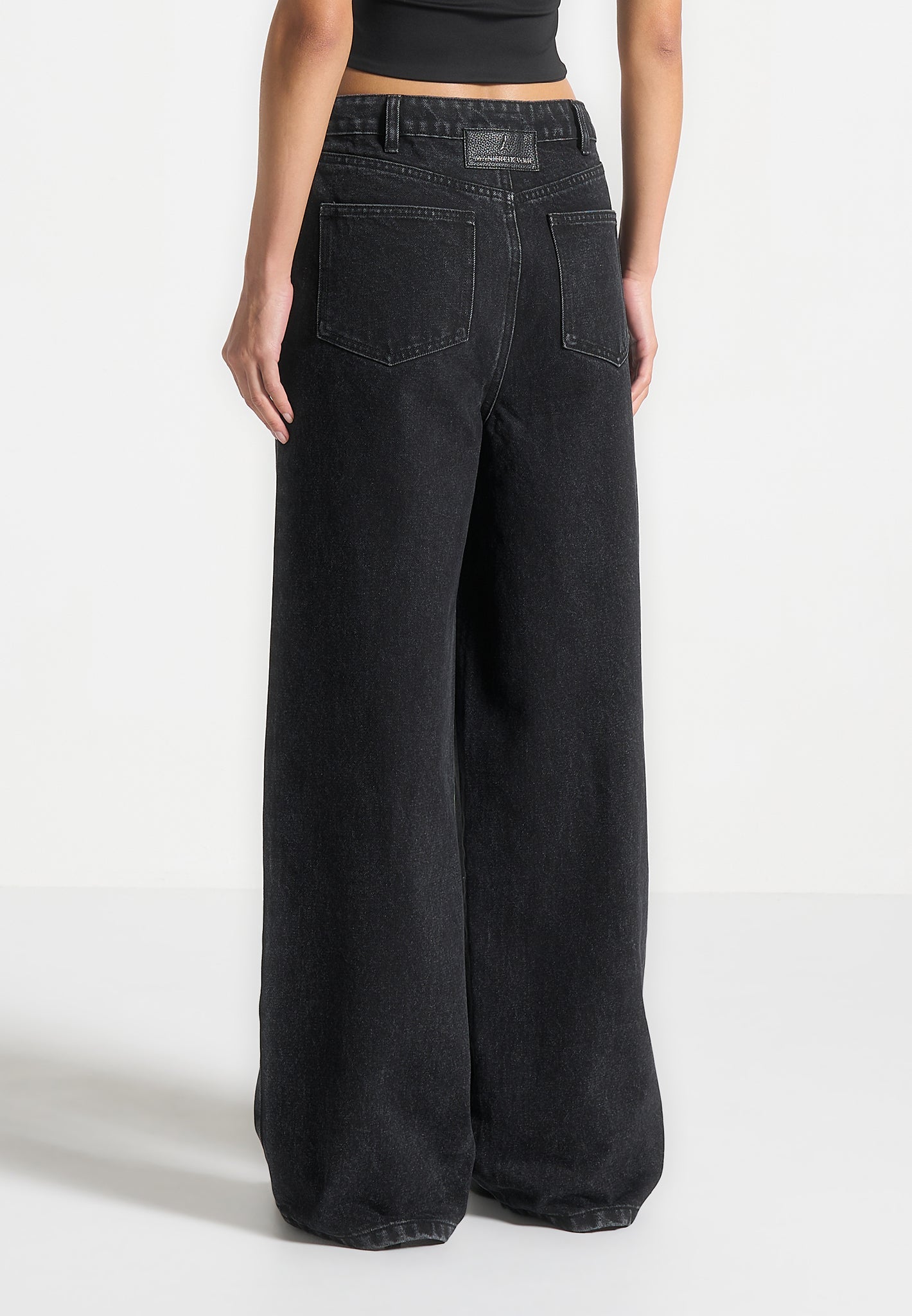 baggy-jeans-with-drawcord-washed-black