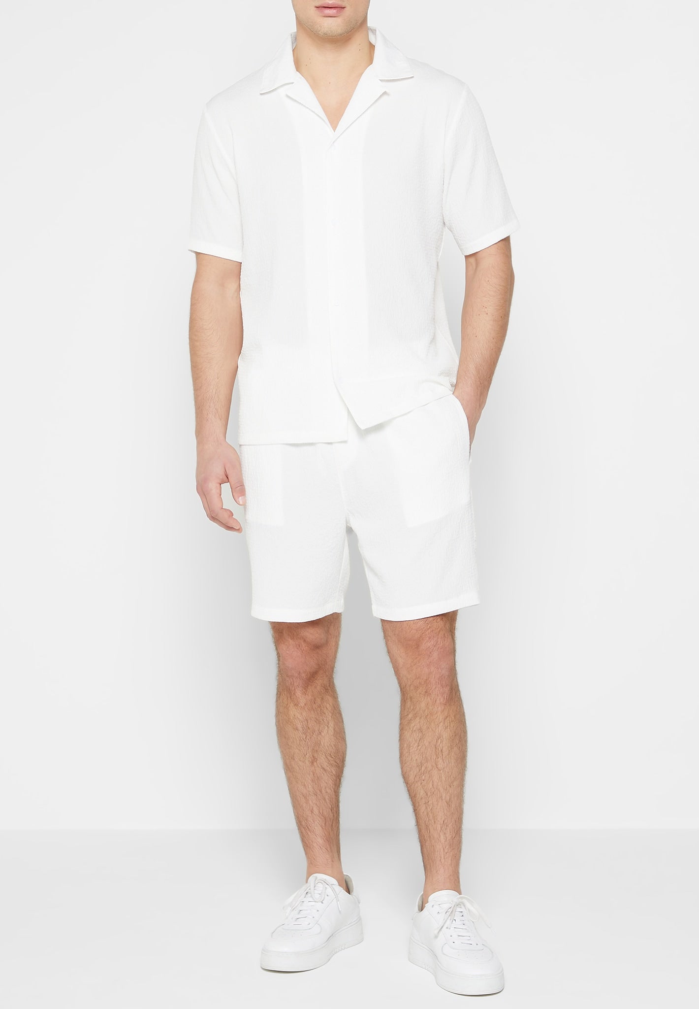seersucker-shorts-white