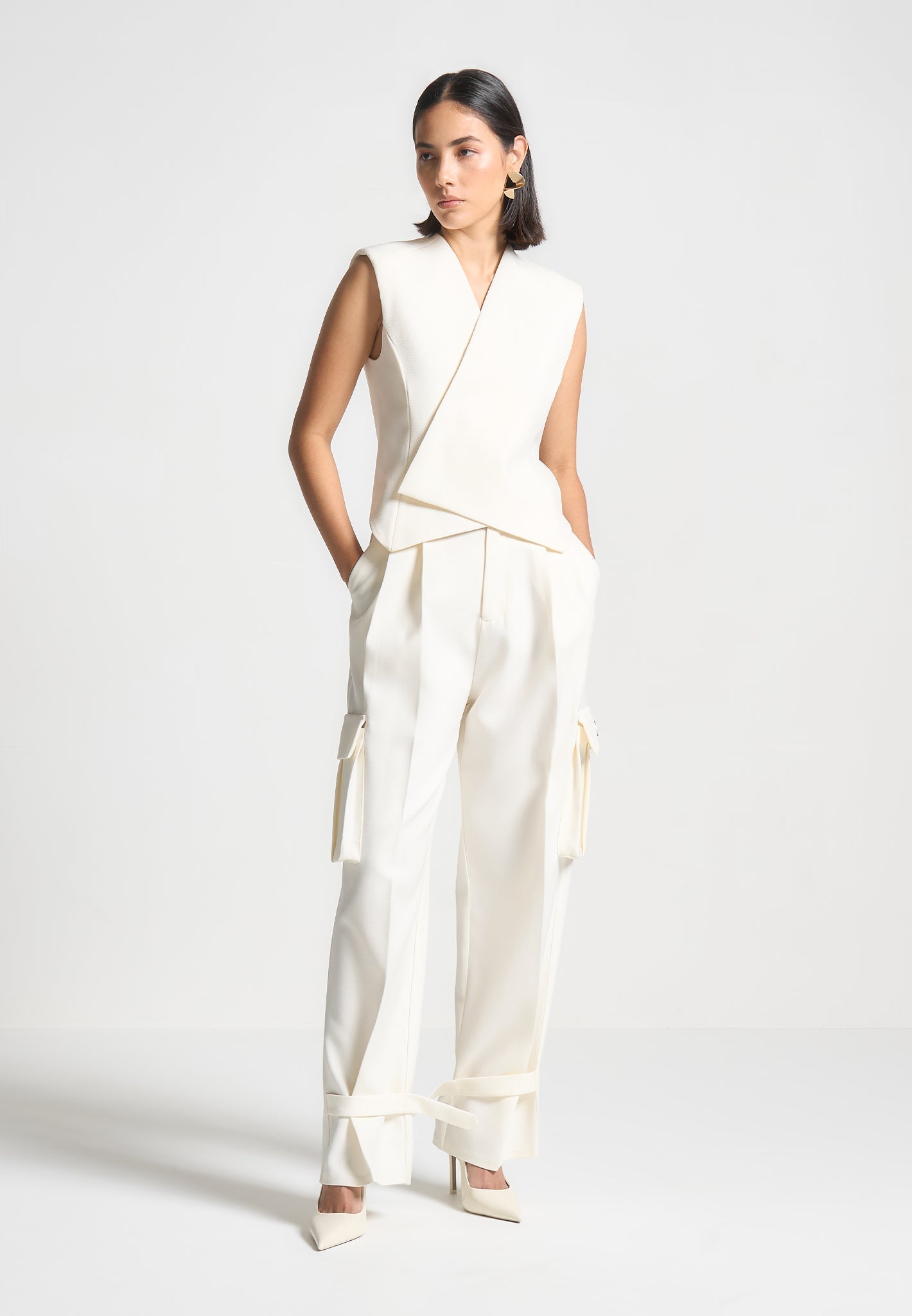 danielle-tailored-pleated-cargo-trousers-off-white