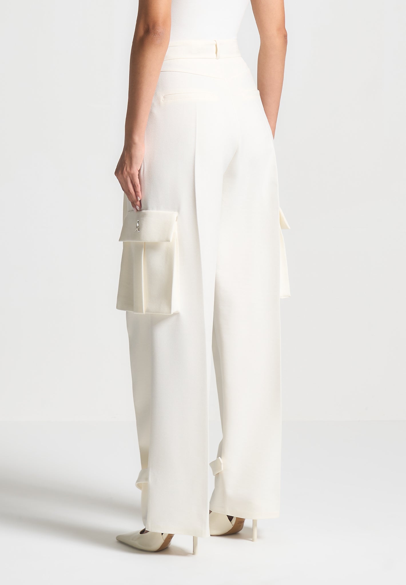 danielle-tailored-pleated-cargo-trousers-off-white