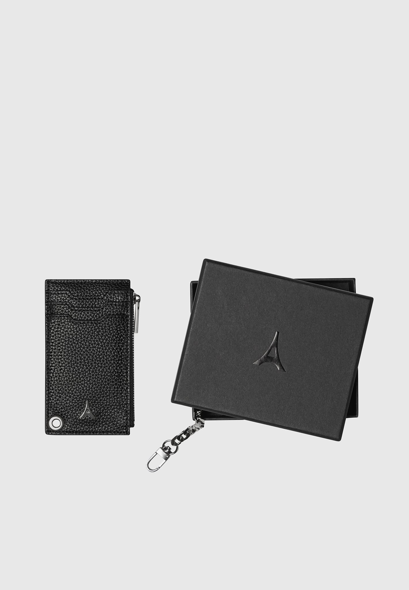 card-holder-with-chain
