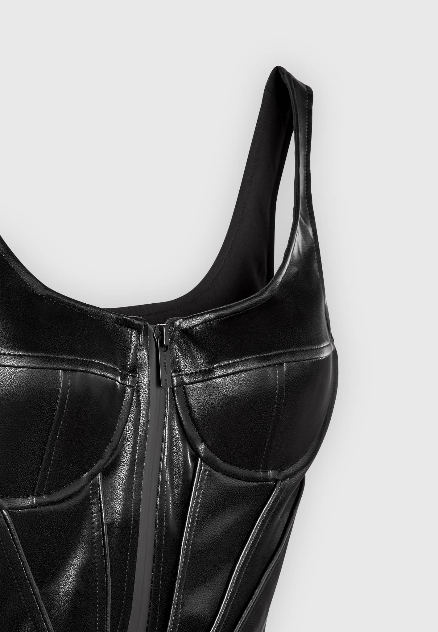 Women's One Sleeve Vegan Leather Wrap Top - Black - US 0 - Manière de Voir