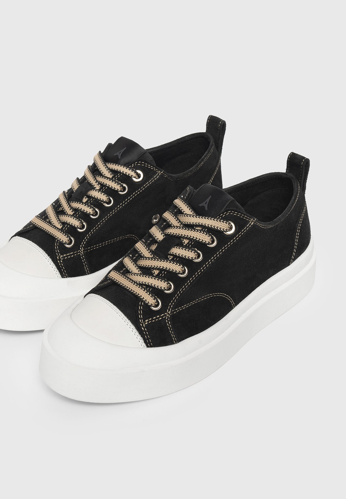 womens-vienna-suede-contrast-stitch-sneaker-black