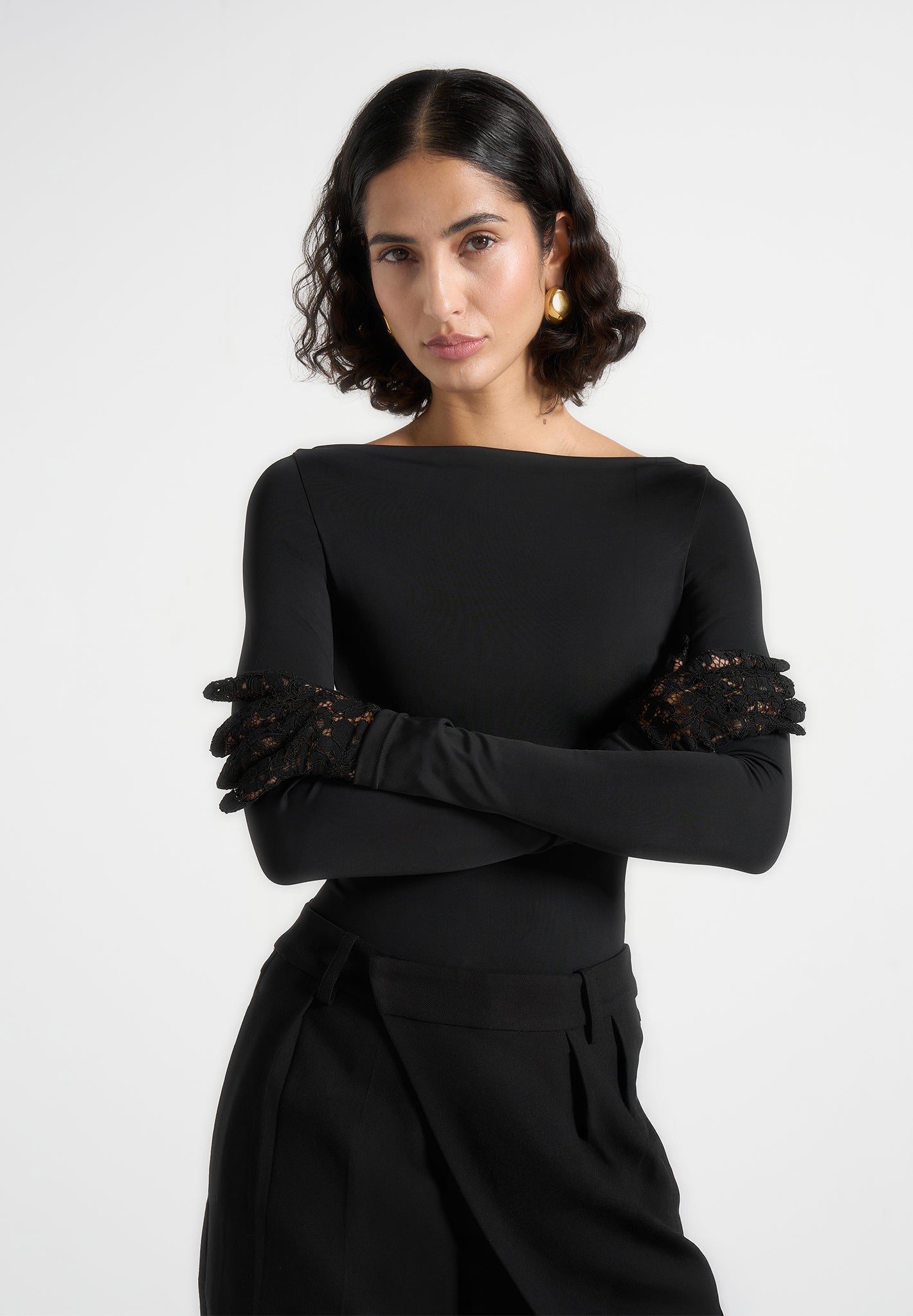 Manire de Voir Rhea Lace Gloves - Black Manire de Voir Rhea Lace Gloves - Black