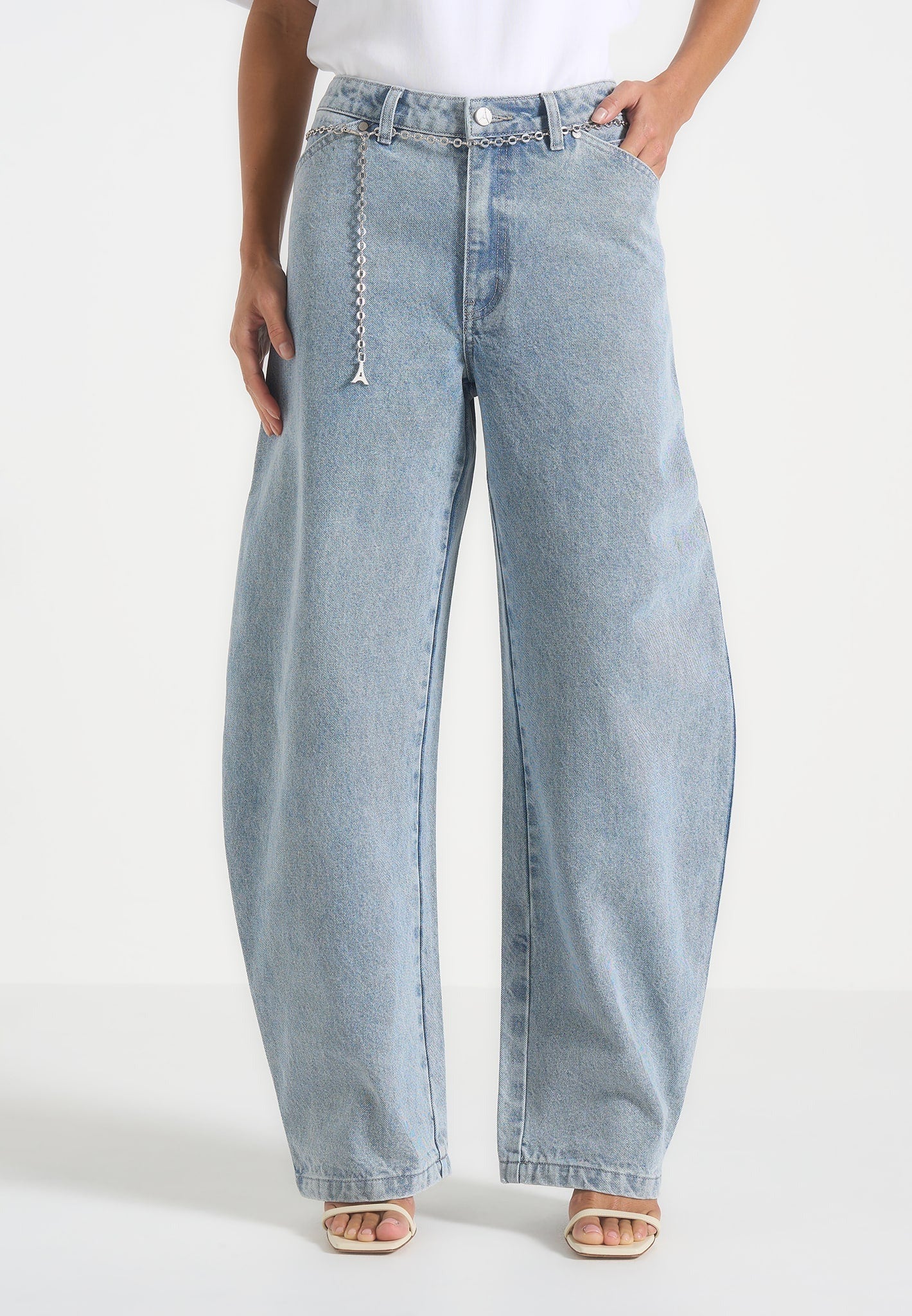enora-hourglass-jean-with-chain-mid-blue